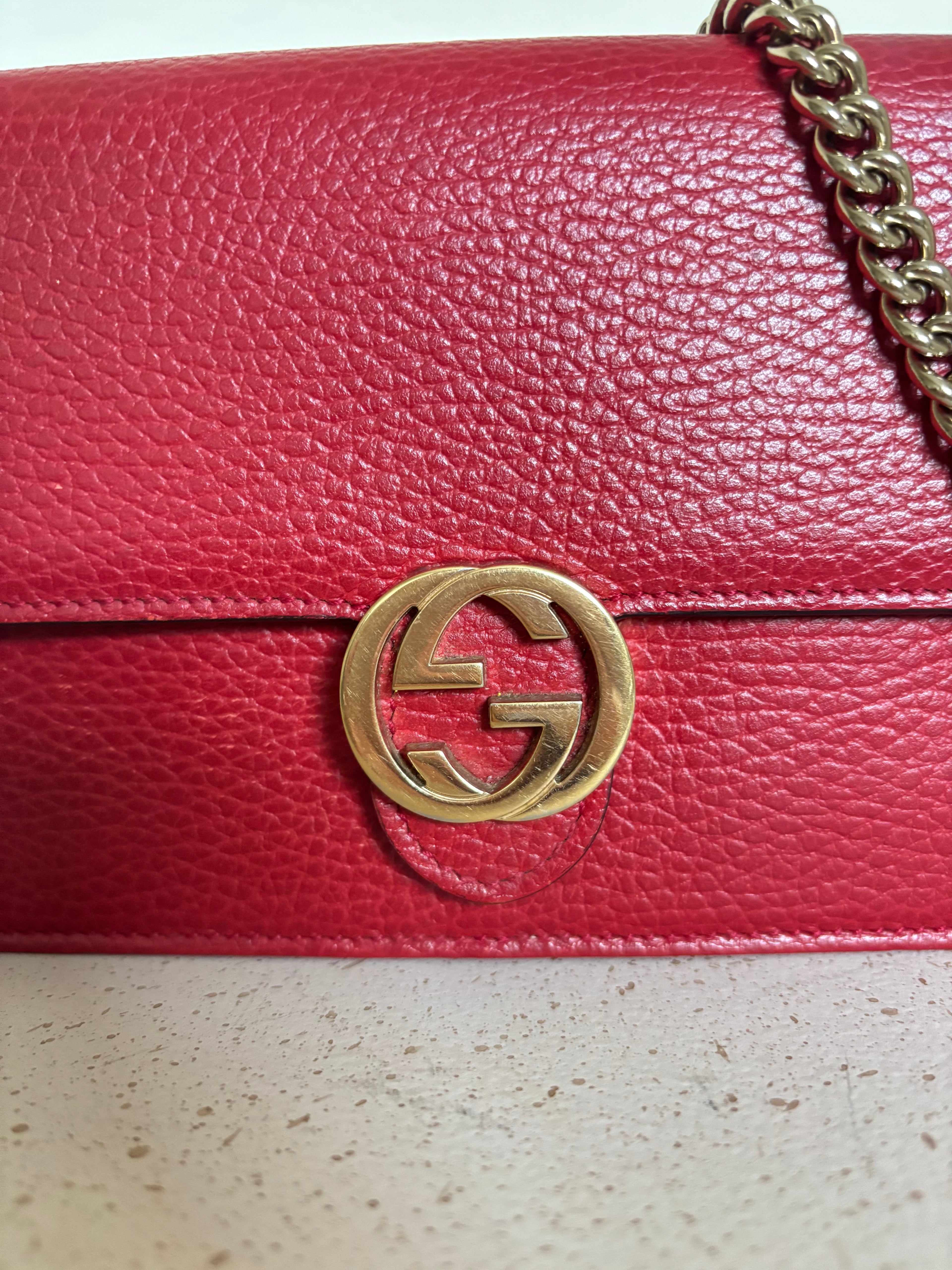 Gucci Interlocking G Wallet on Chain