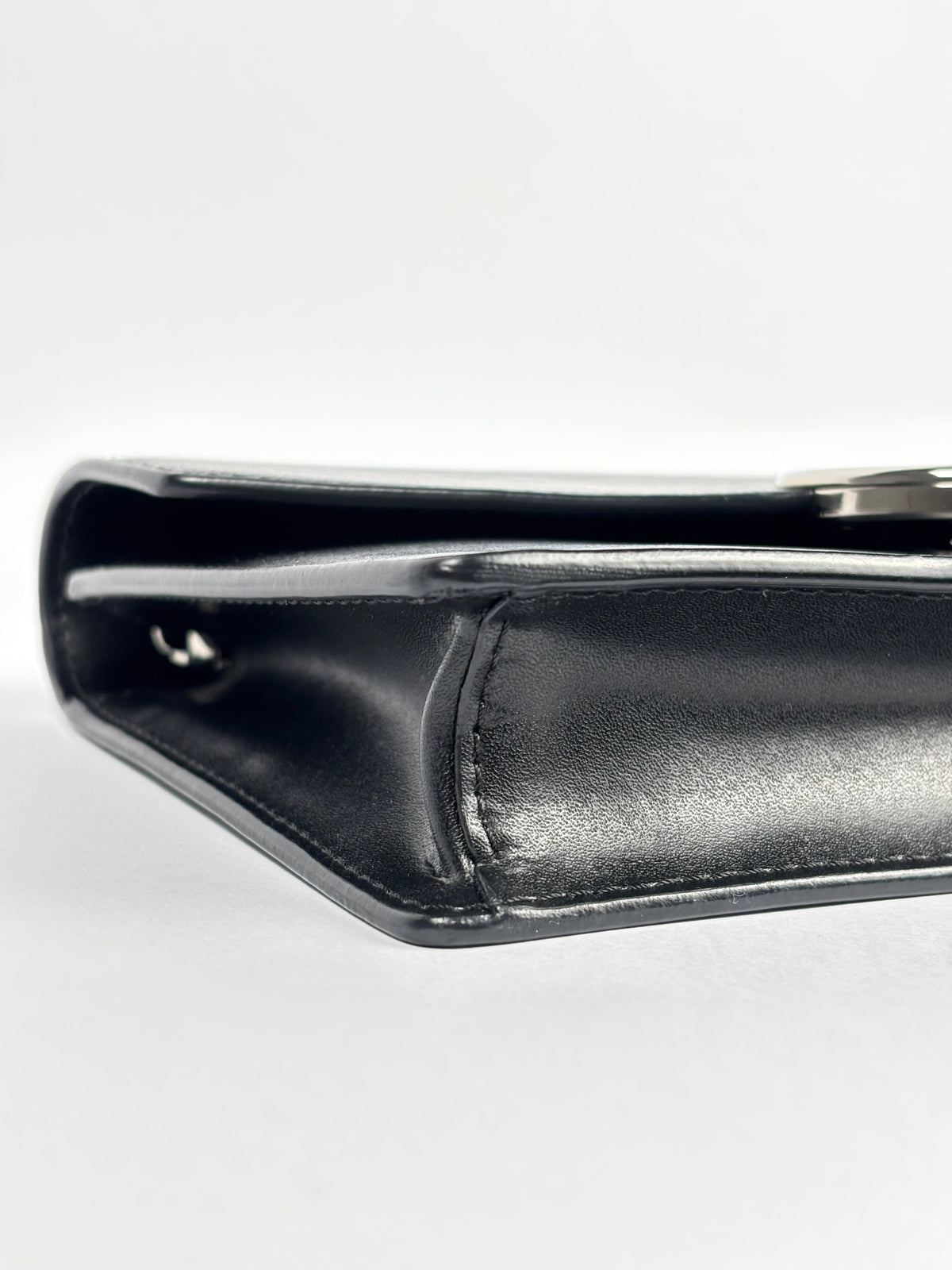 Fendi F Wallet on Chain