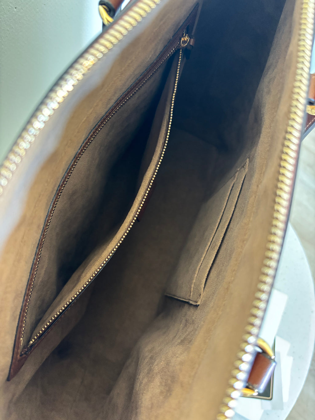Gucci GG Supreme Tote Bag