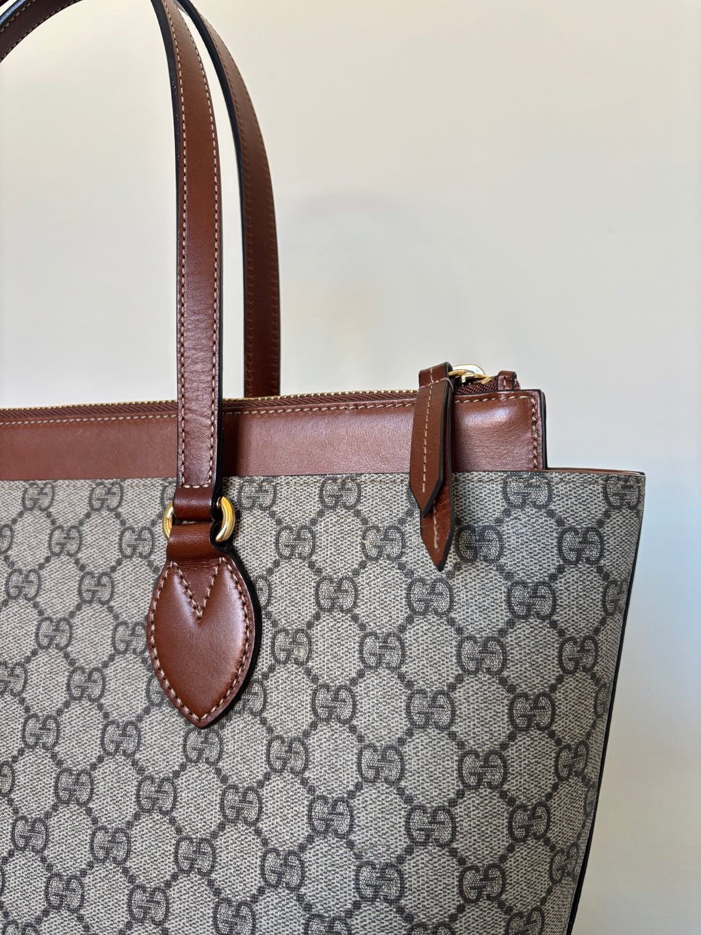 Gucci GG Supreme Tote Bag