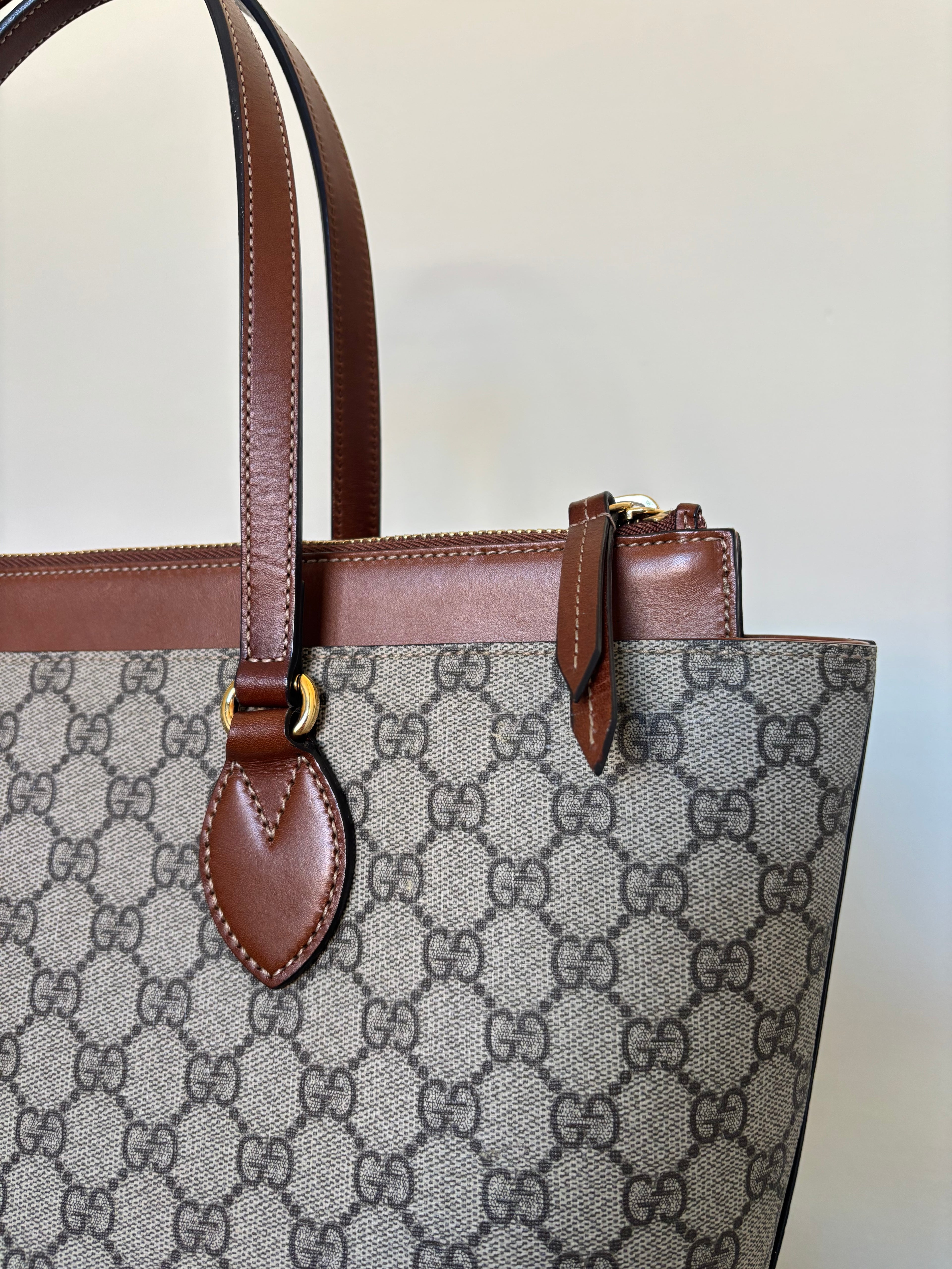 Gucci GG Supreme Tote Bag