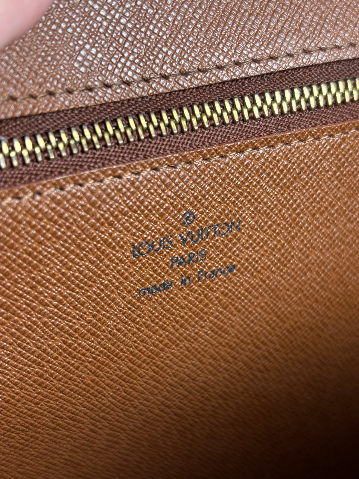 Louis Vuitton Pochette Bordeaux