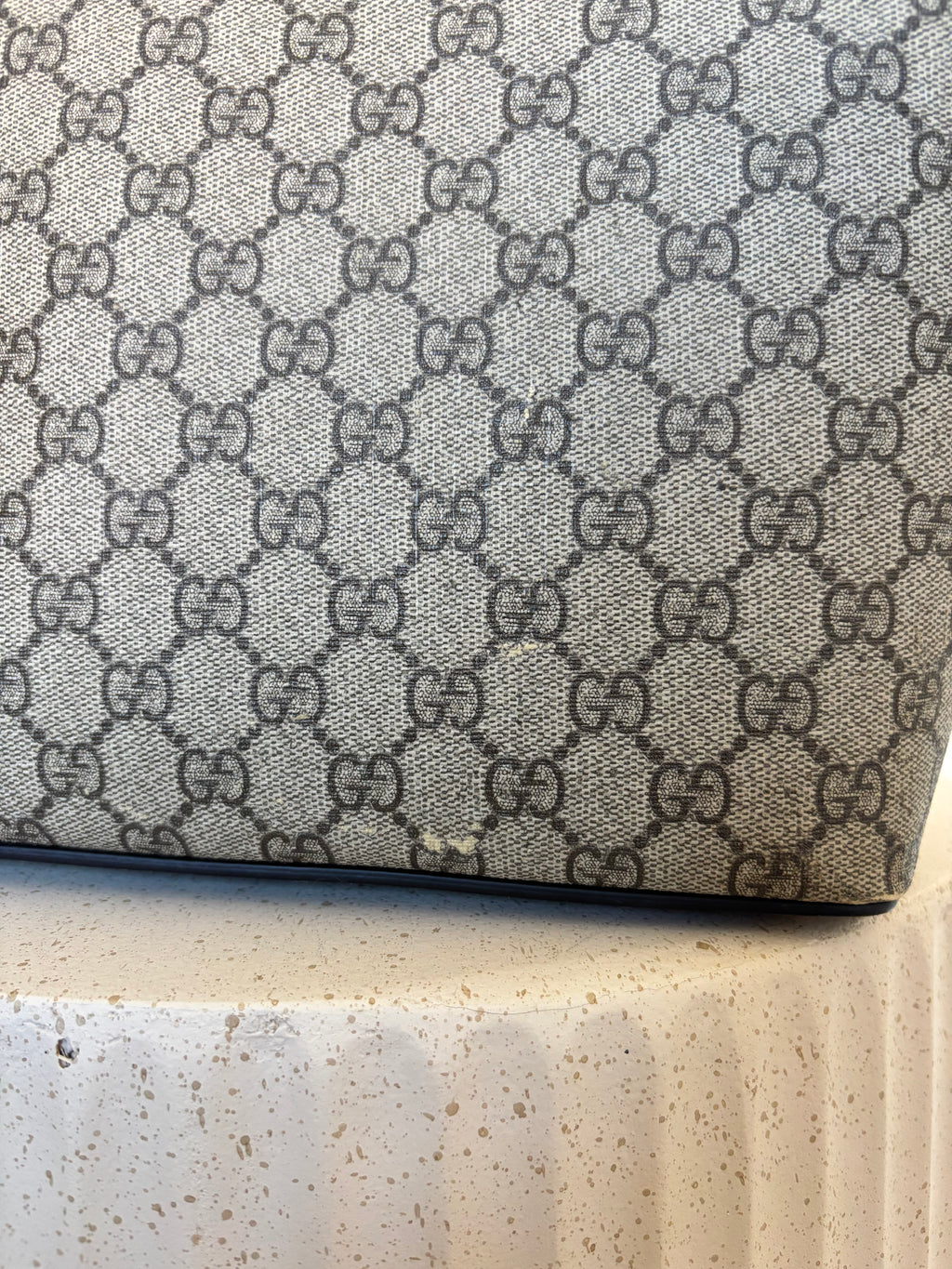 Gucci GG Supreme Tote Bag