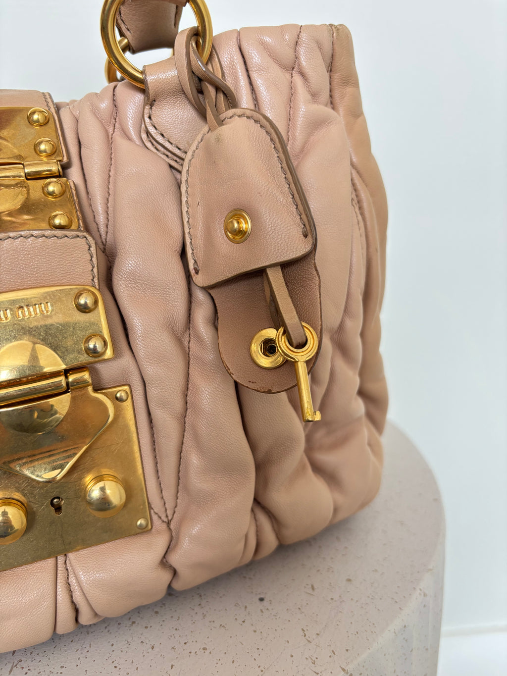 Miu Miu Matelassé Handtas