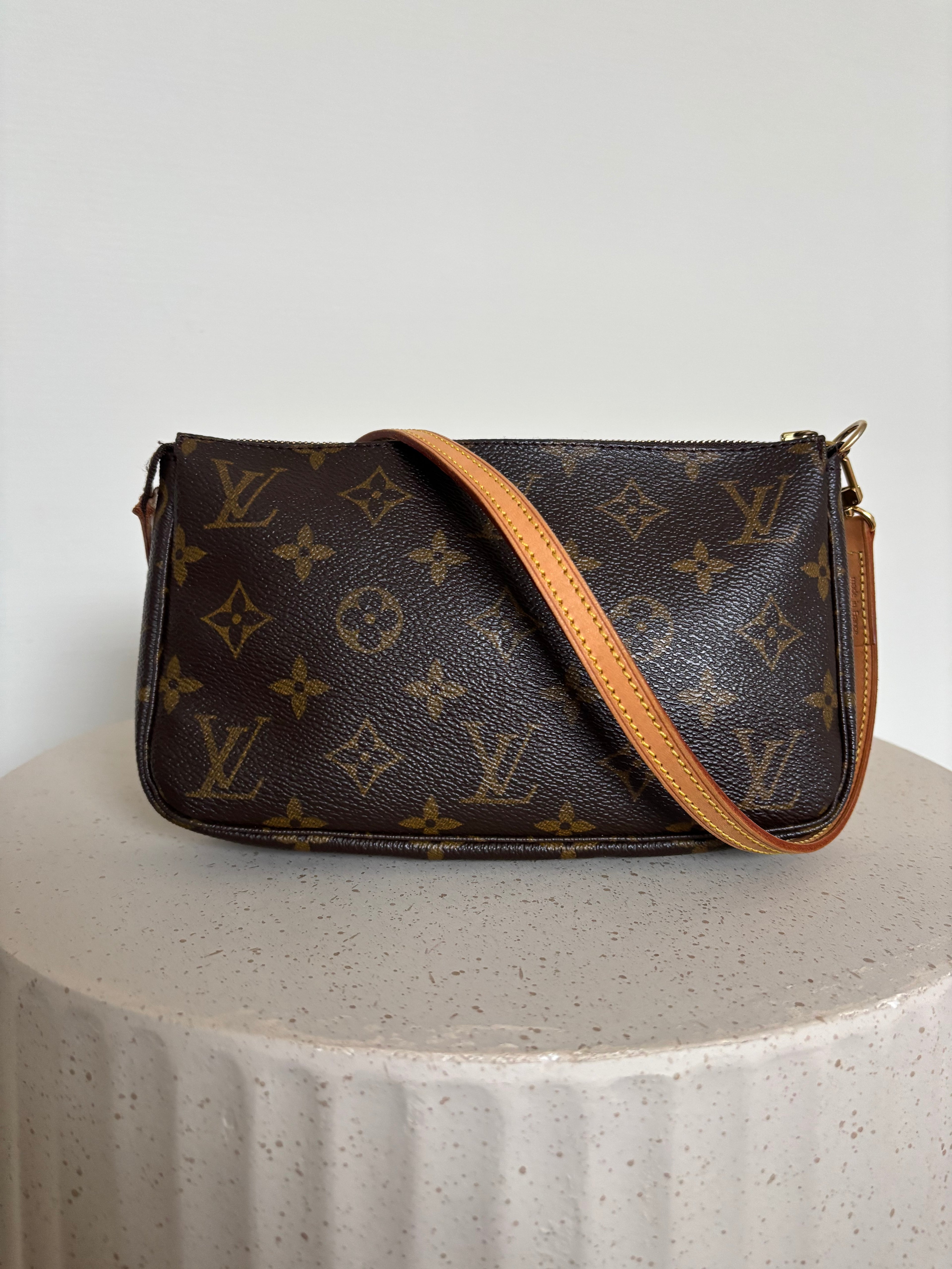 Louis Vuitton Pochette Crossbody