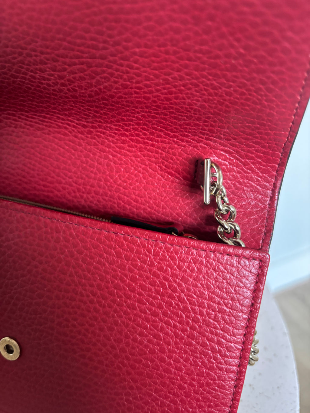 Gucci Interlocking G Wallet on Chain