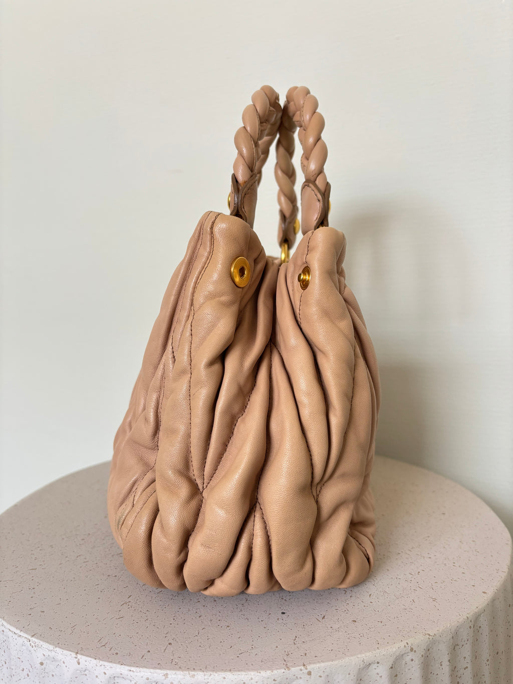 Miu Miu Matelassé Handtas