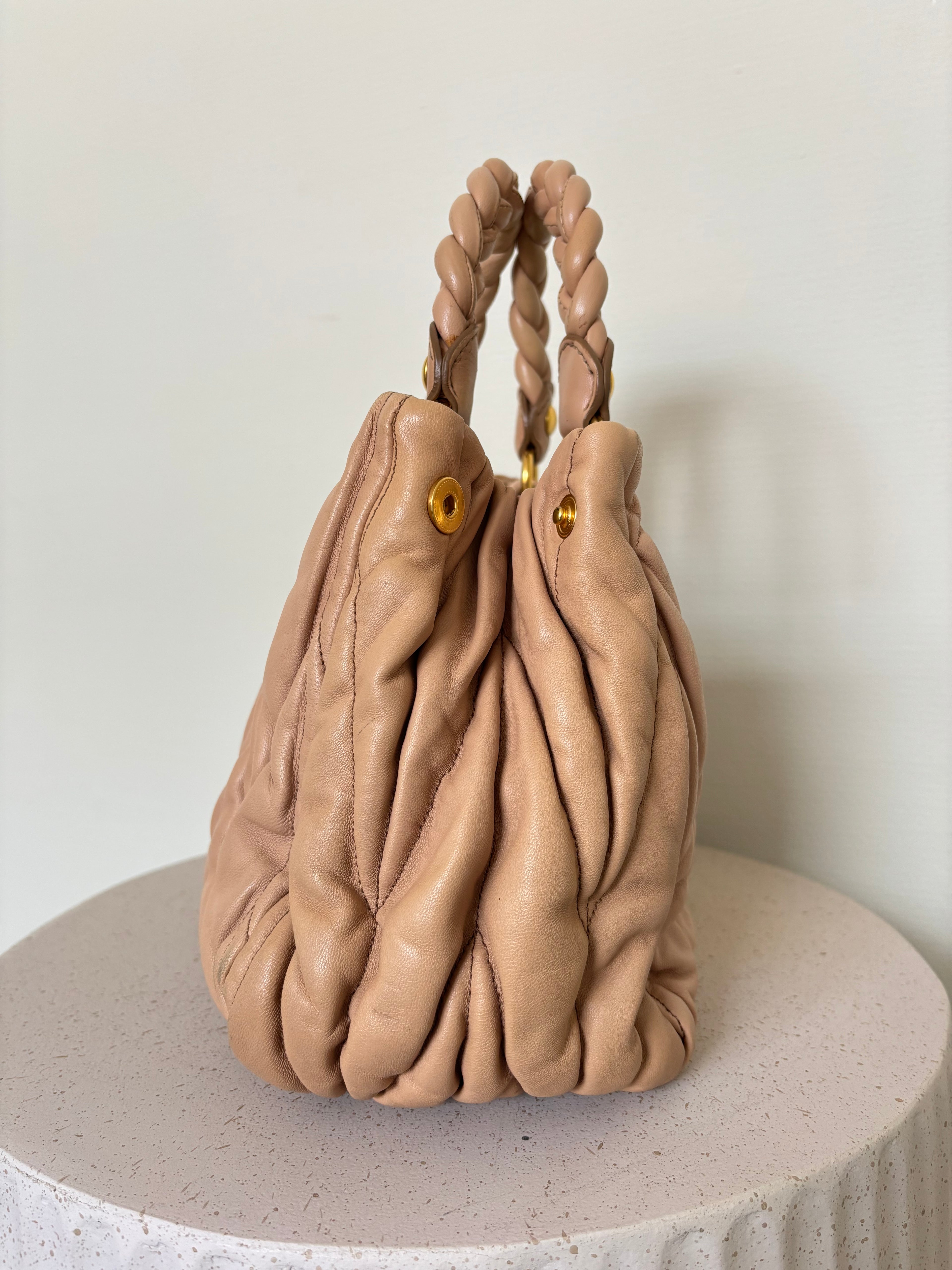 Miu Miu Matelassé Handtas