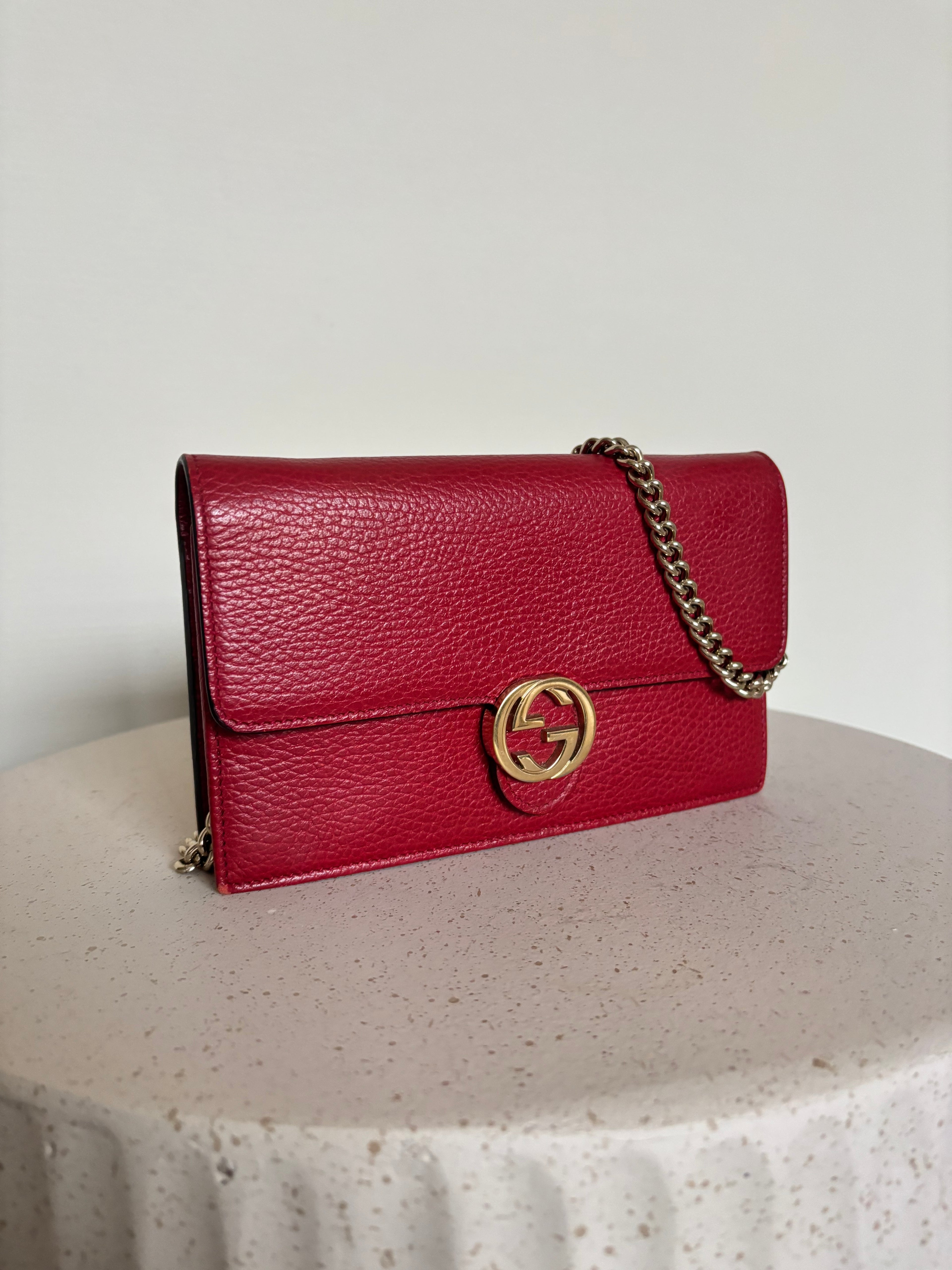 Gucci Interlocking G Wallet on Chain