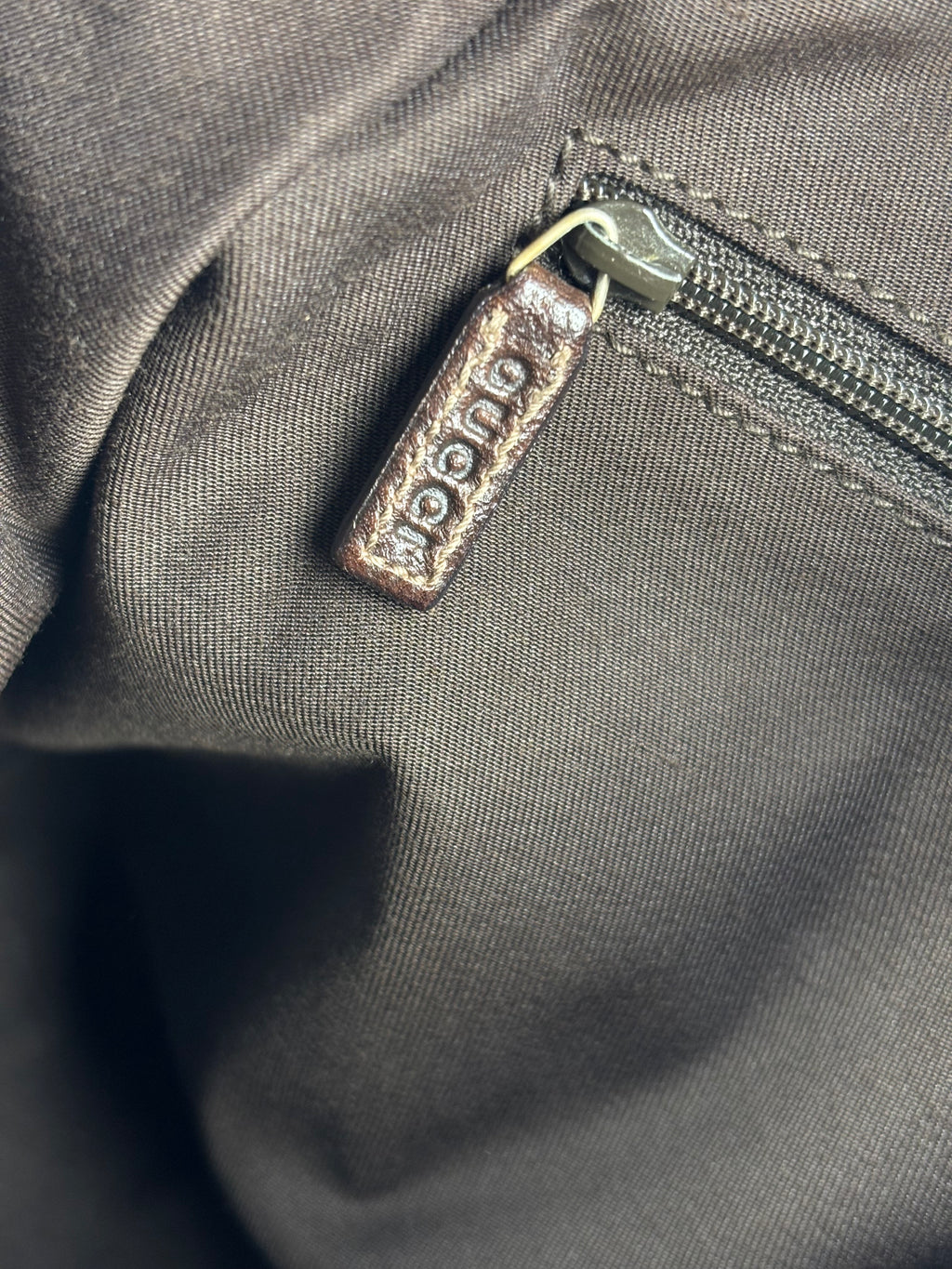 Gucci Abby Zip Tote Medium