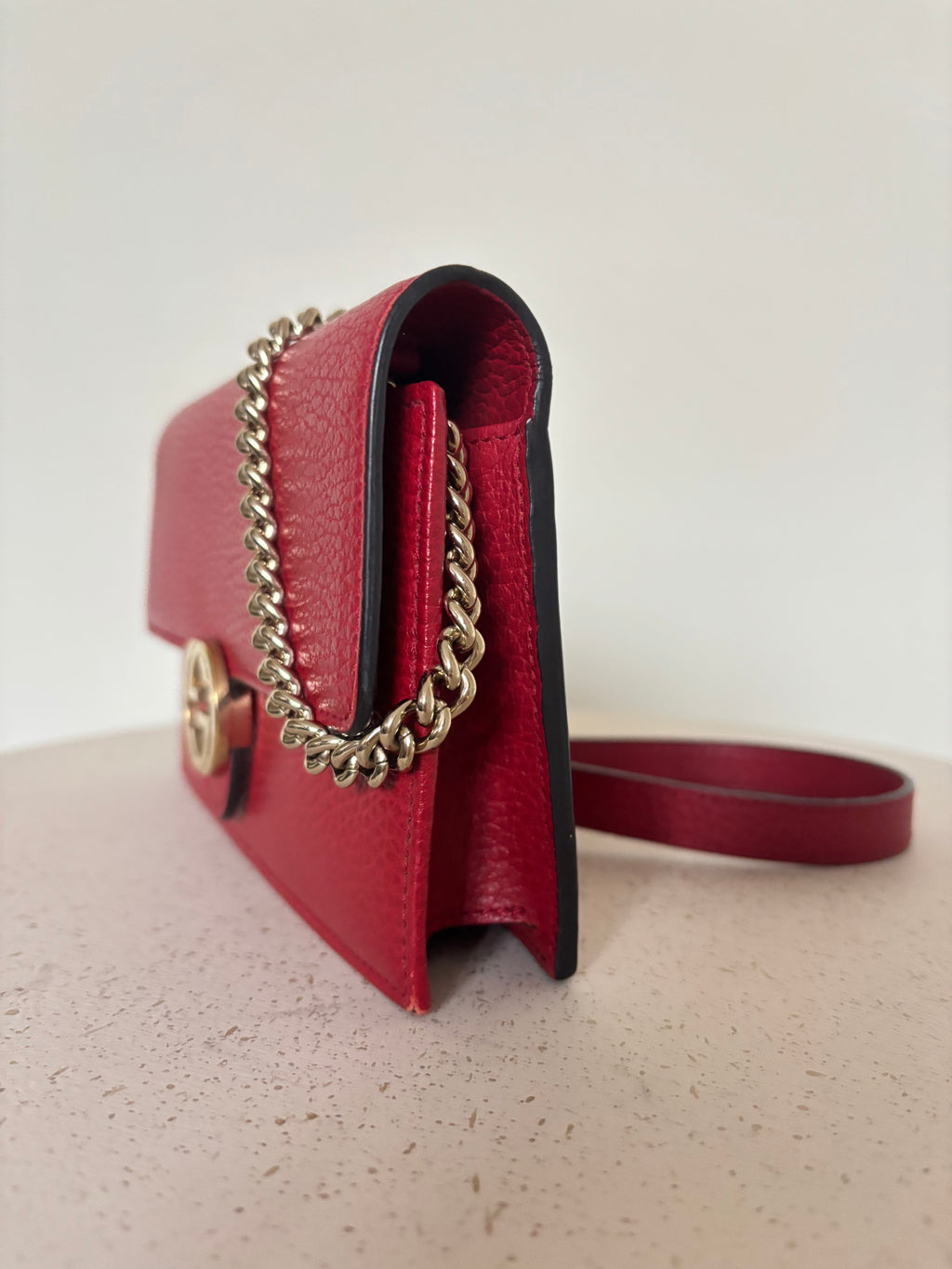 Gucci Interlocking G Wallet on Chain