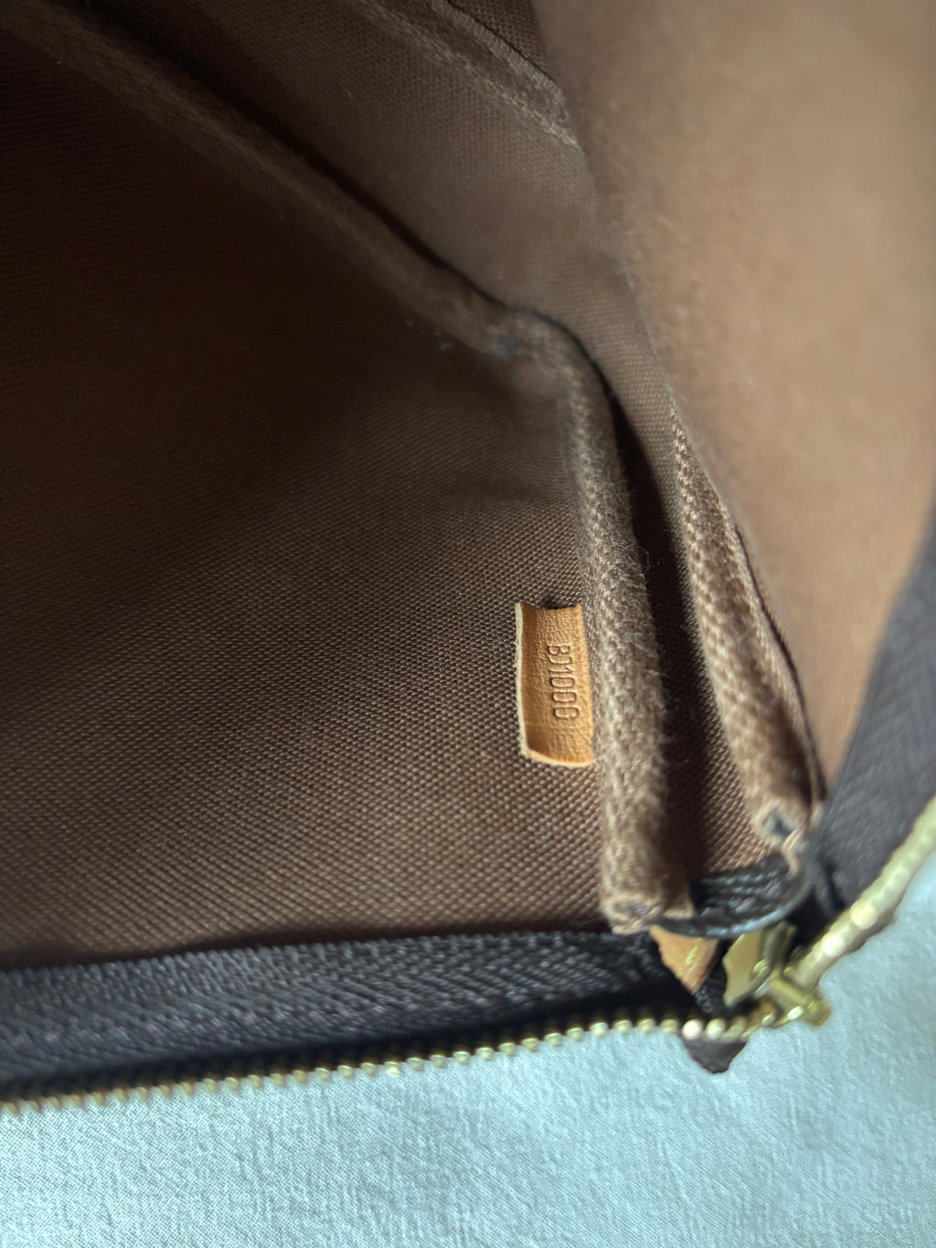 Louis Vuitton Pochette Crossbody