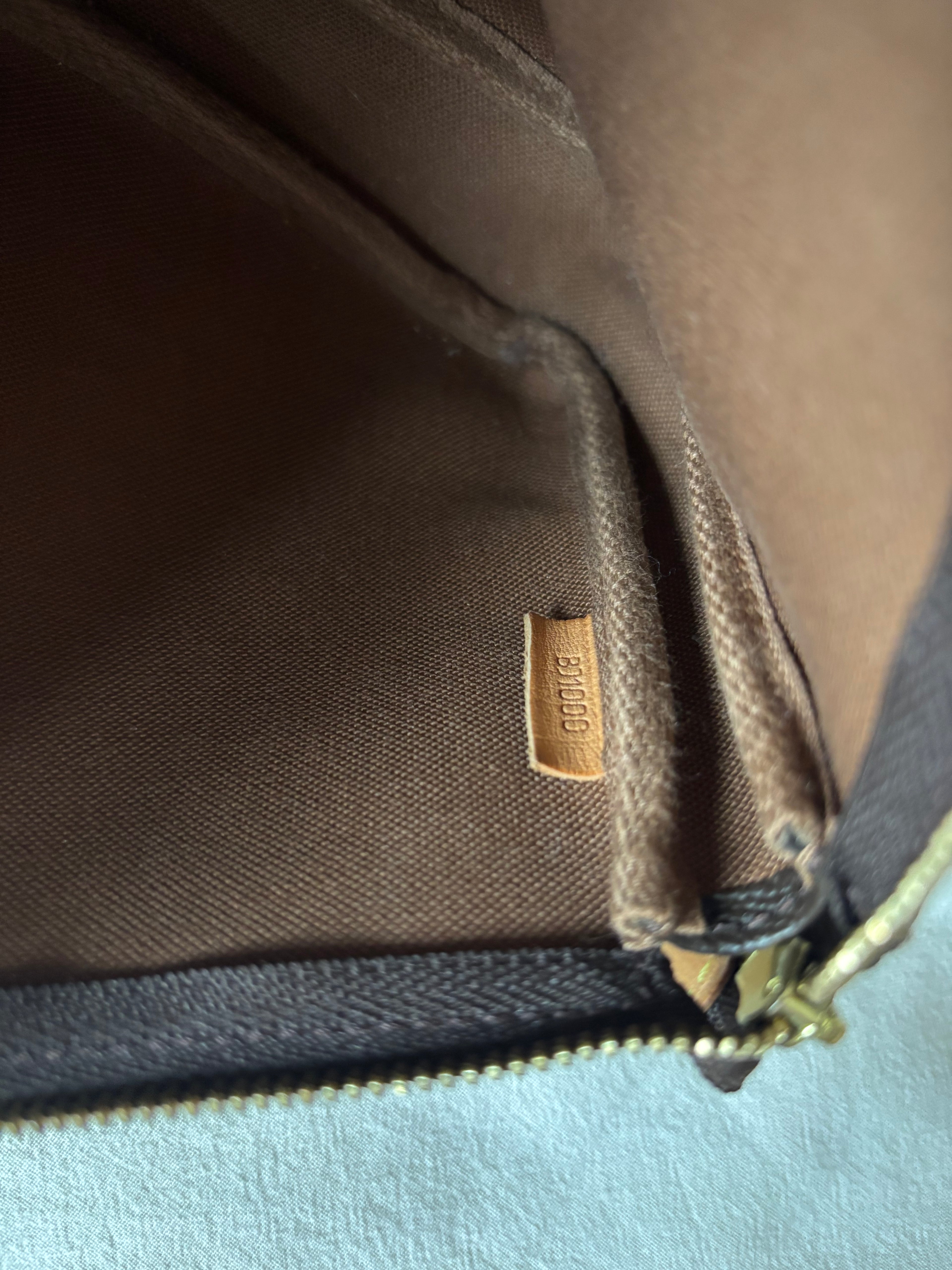 Louis Vuitton Pochette Crossbody