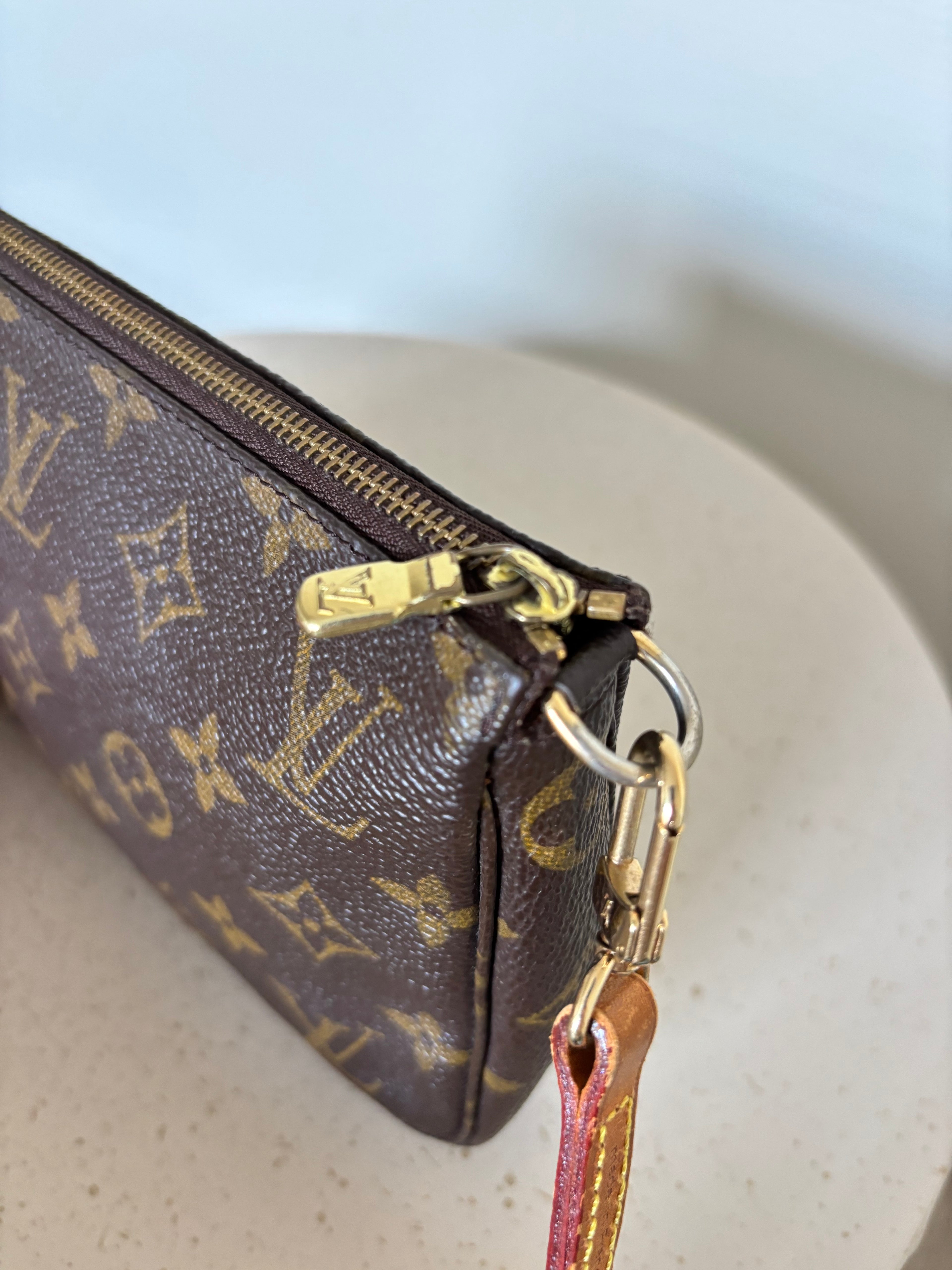 Louis Vuitton Pochette Crossbody