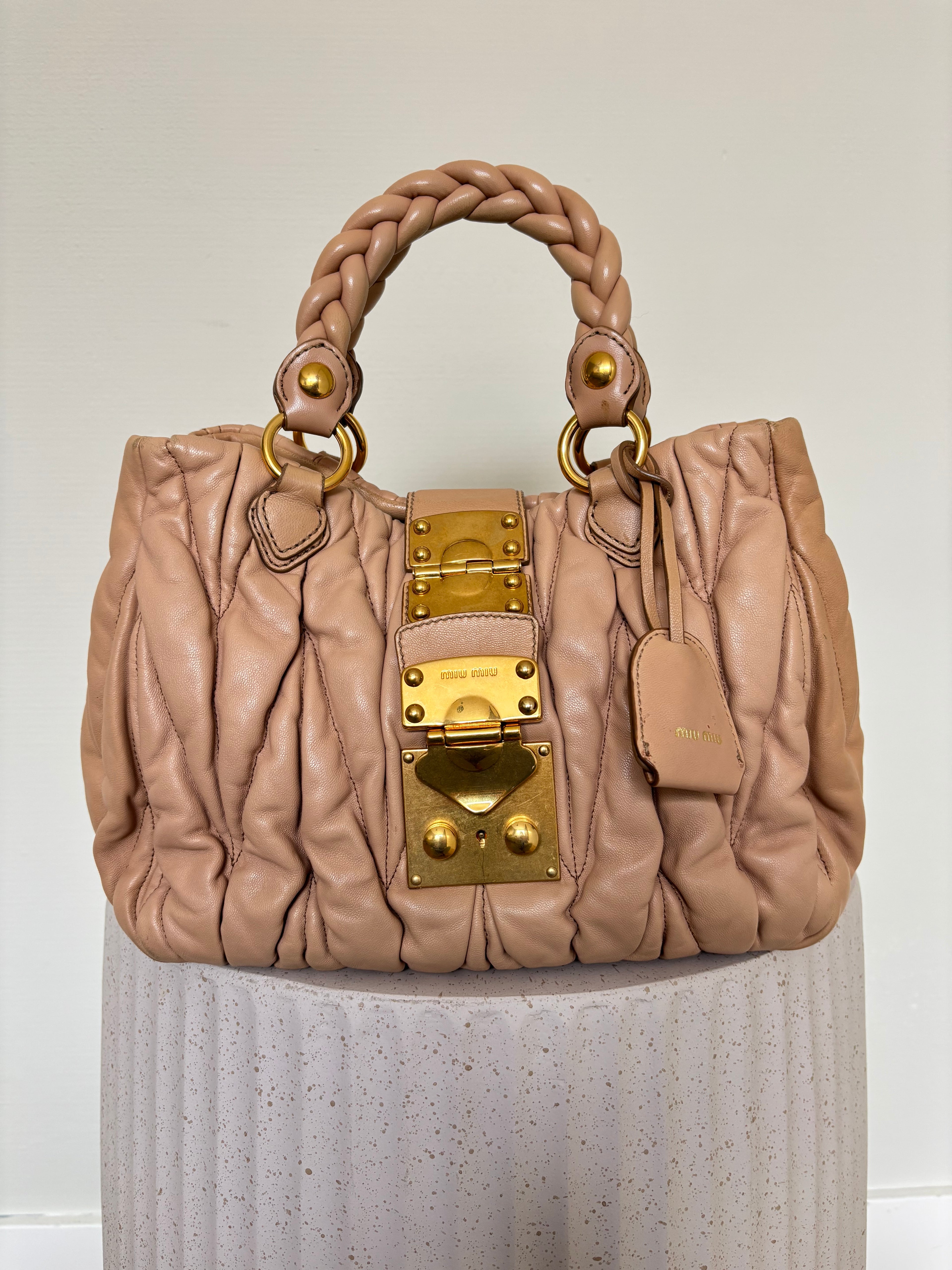 Miu Miu Matelassé Handtas