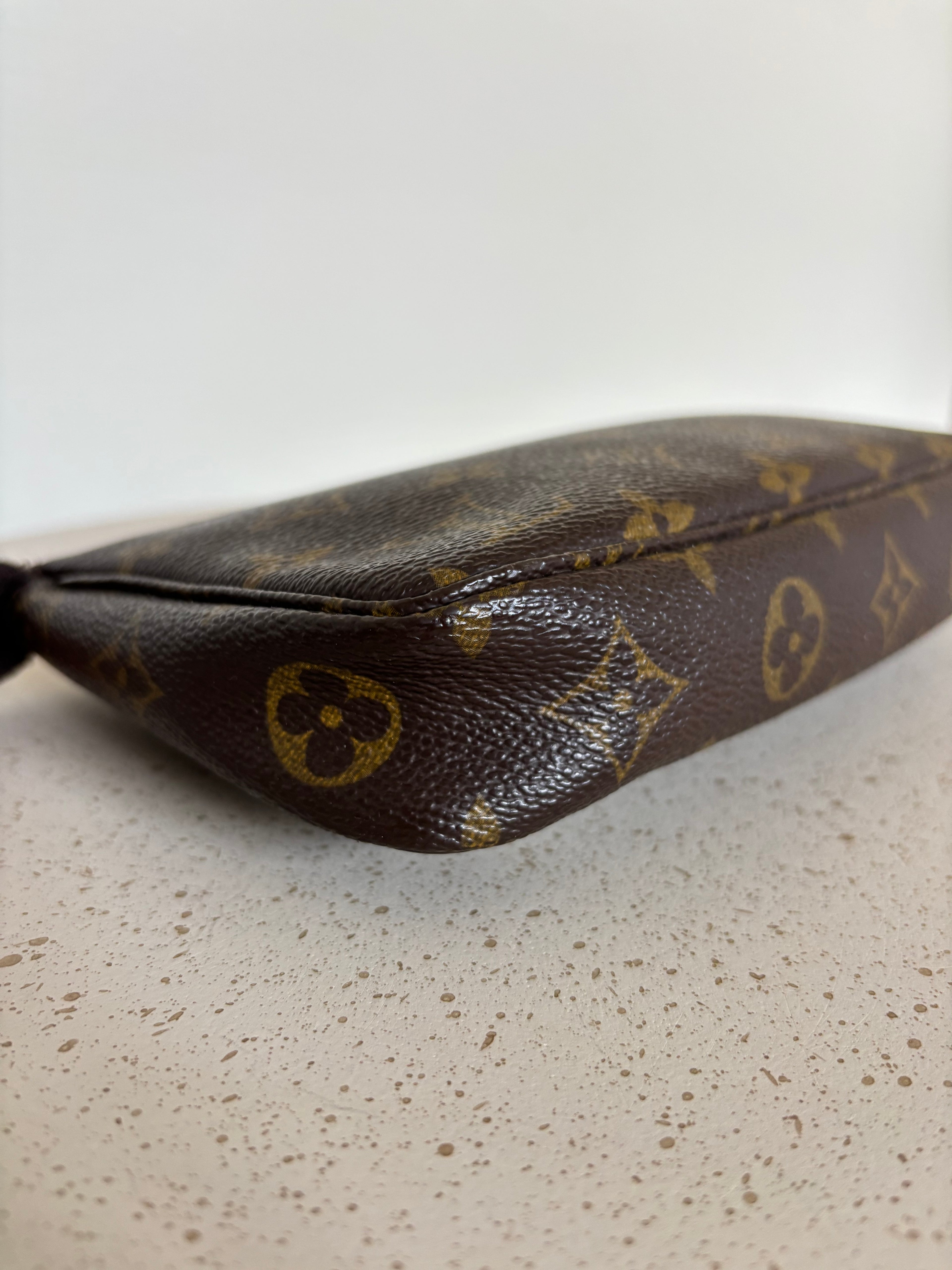 Louis Vuitton Pochette Crossbody