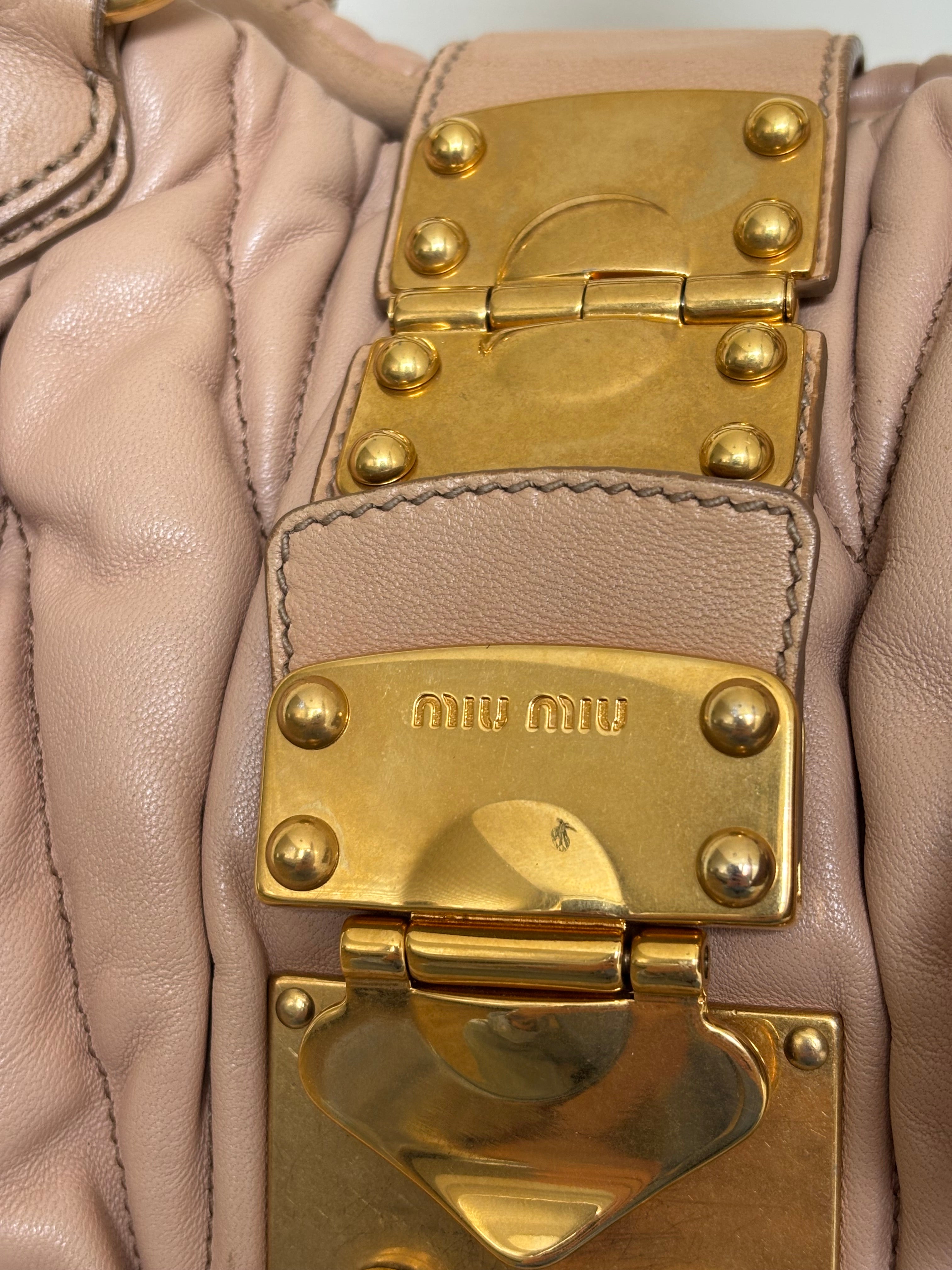 Miu Miu Matelassé Handtas