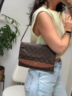Louis Vuitton Pochette Bordeaux