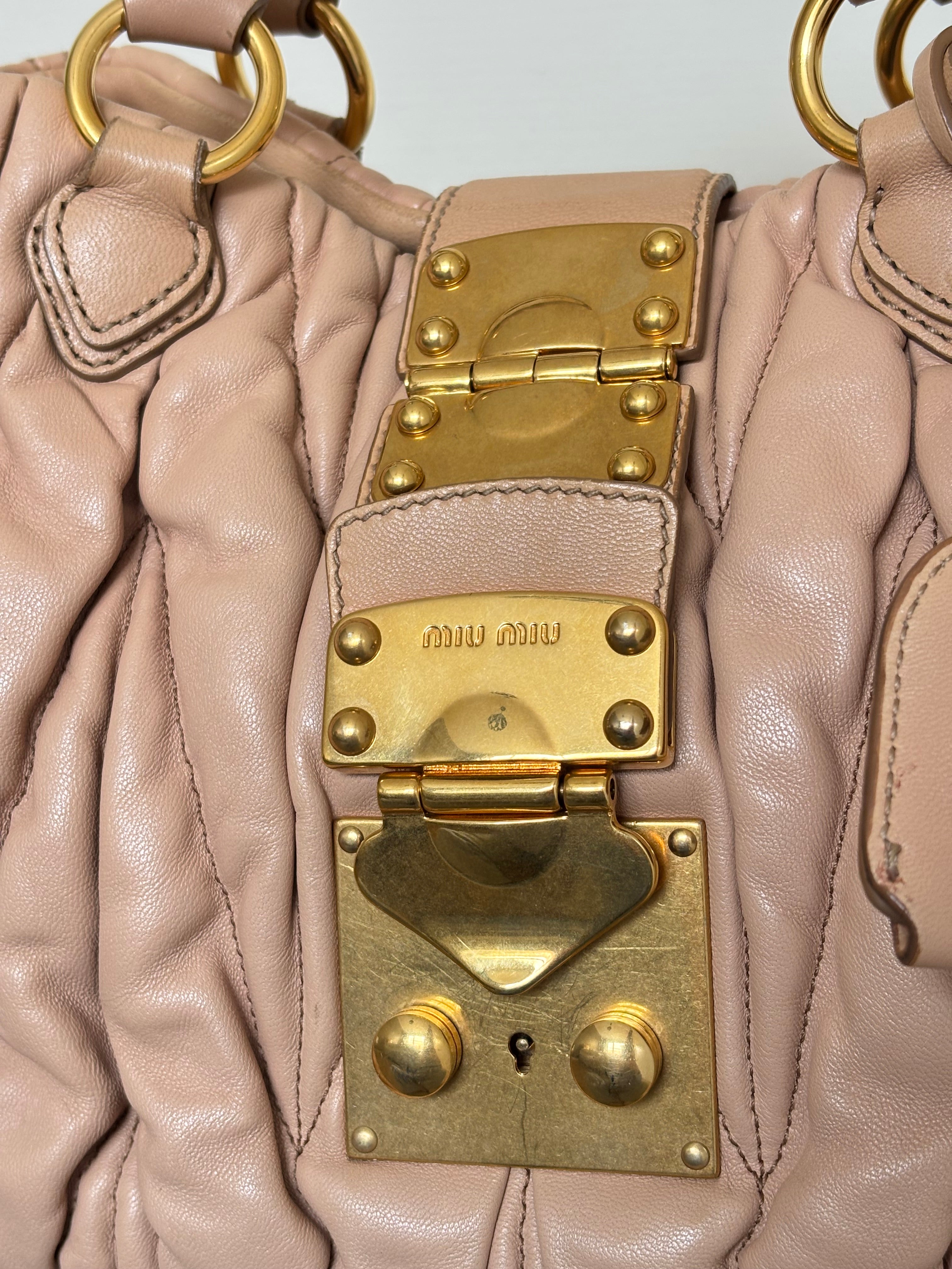 Miu Miu Matelassé Handtas