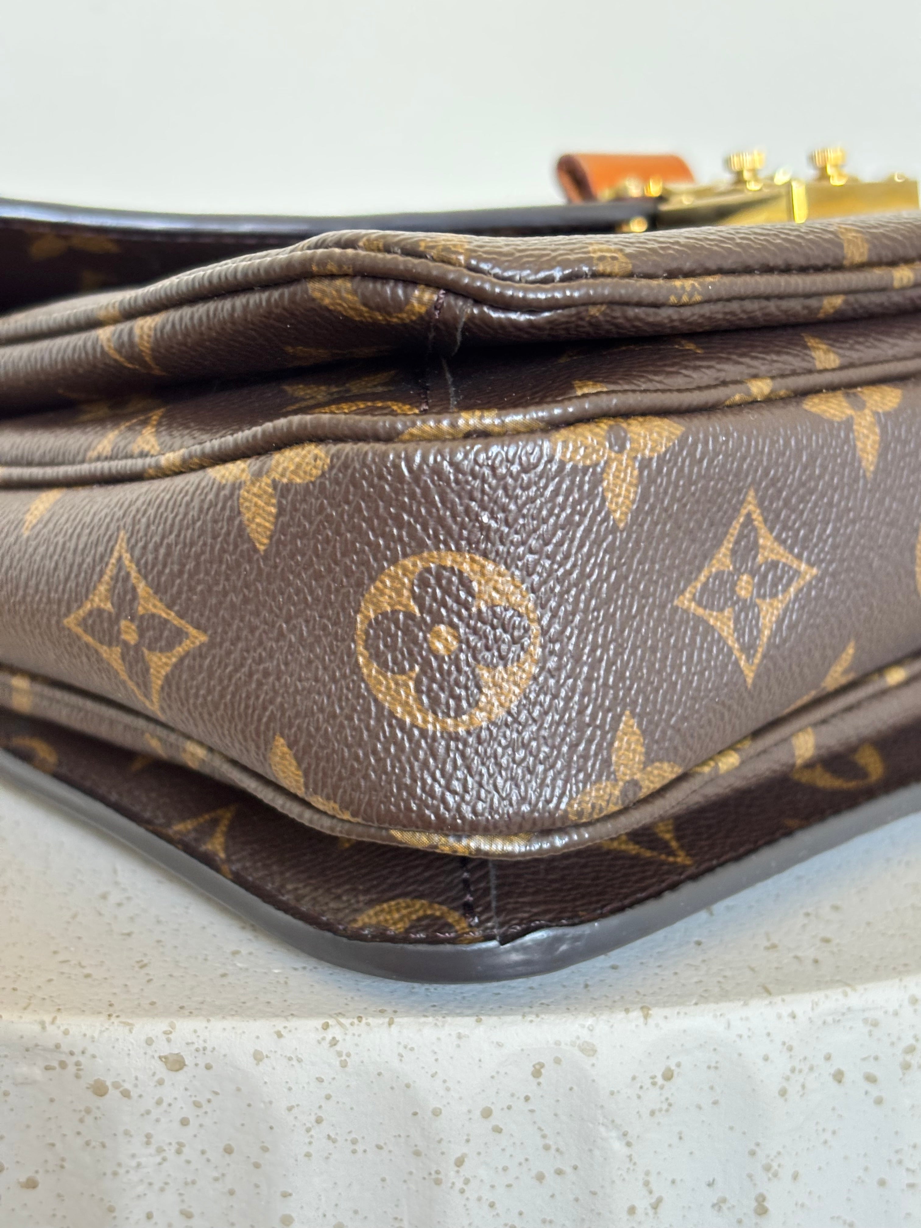 Louis Vuitton Pochette Métis