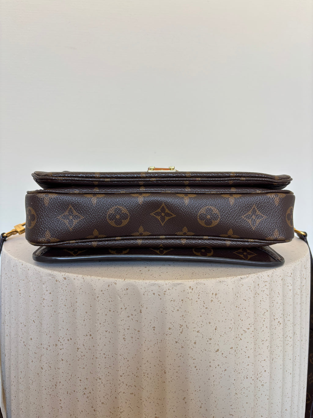 Louis Vuitton Pochette Métis