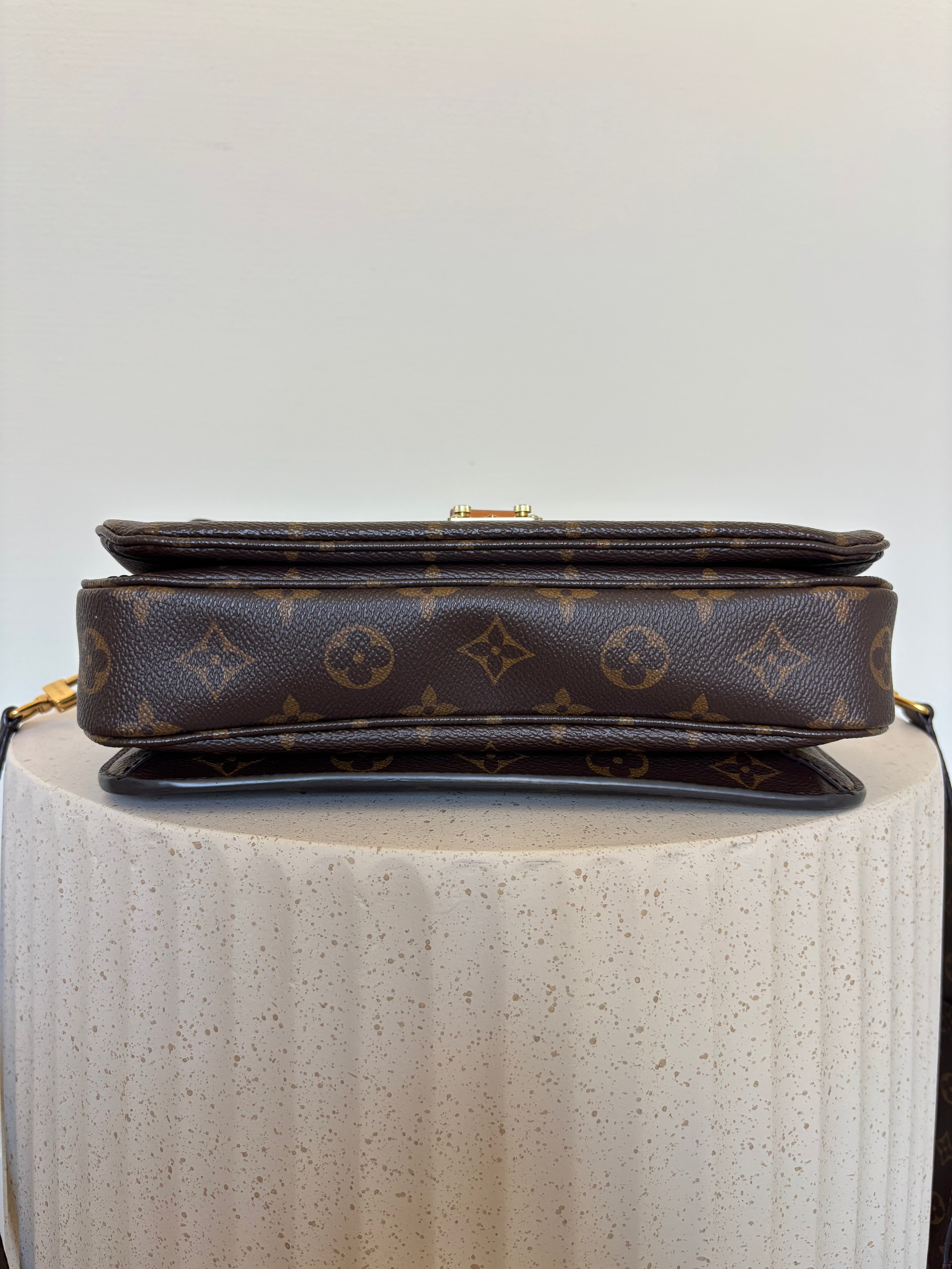 Louis Vuitton Pochette Métis