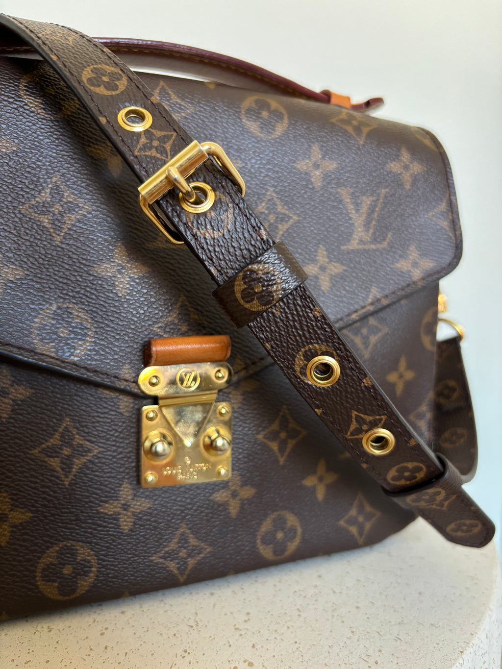 Louis Vuitton Pochette Métis
