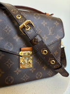 Louis Vuitton Pochette Métis