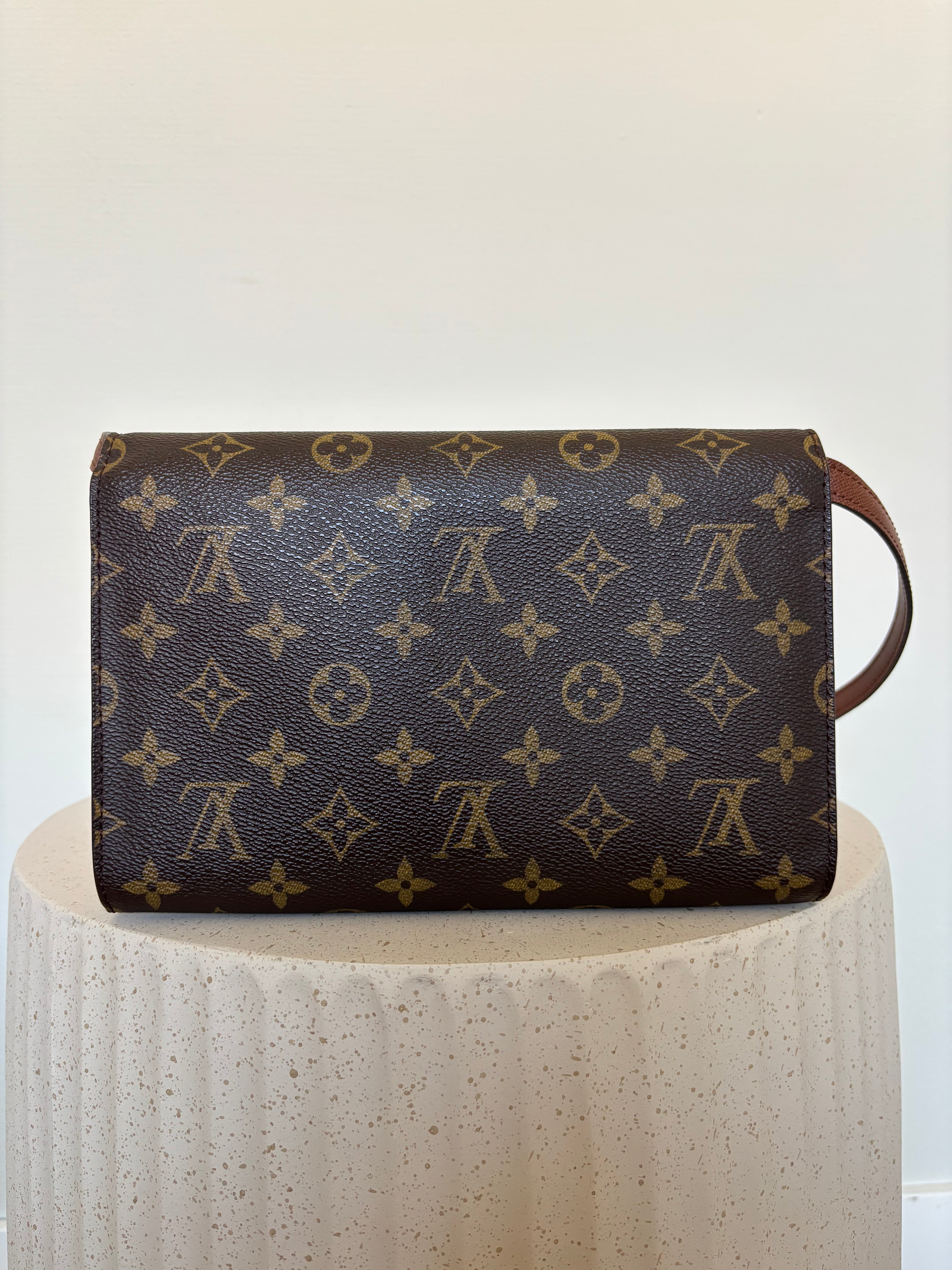 Louis Vuitton Pochette Bordeaux