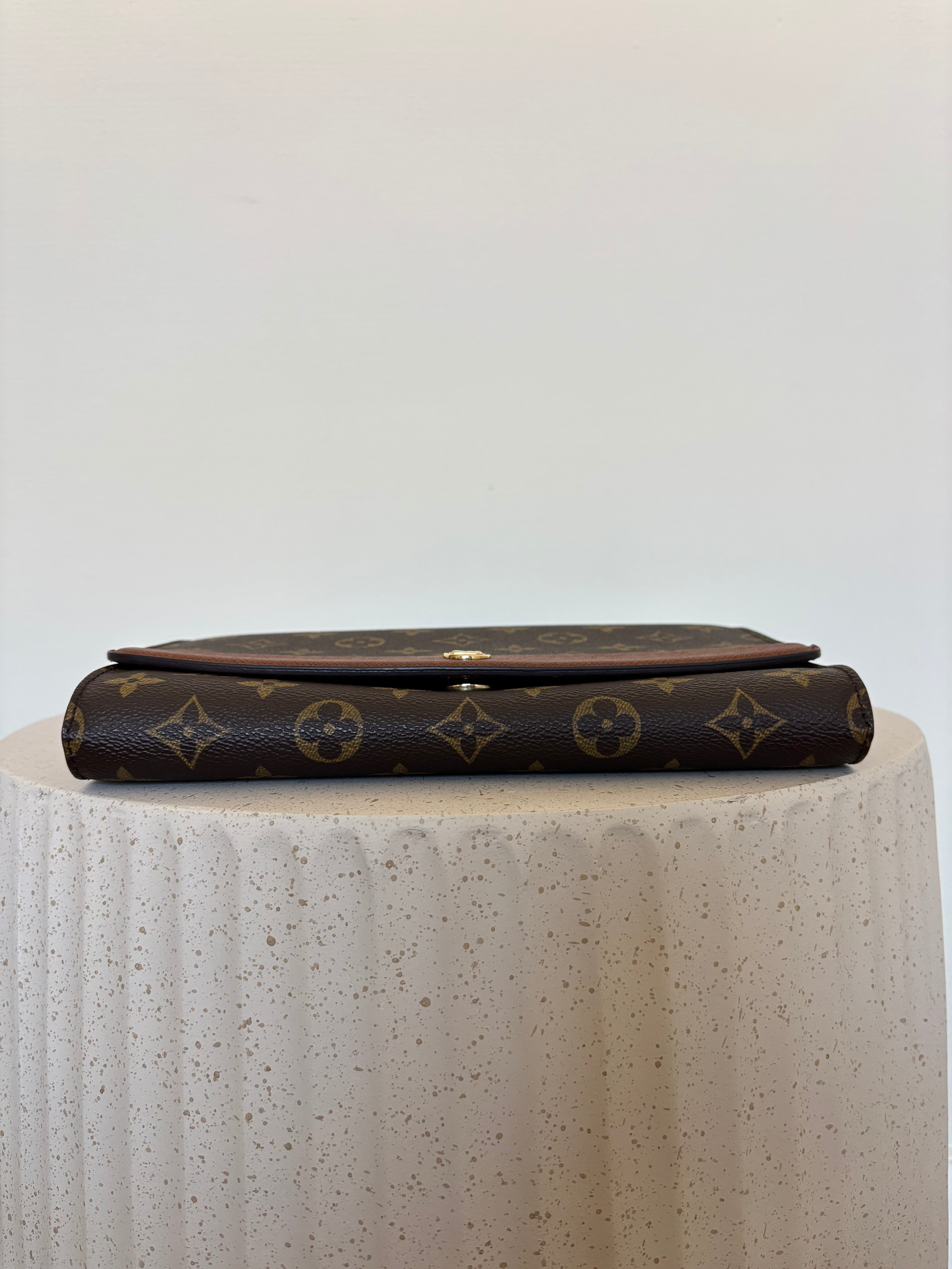 Louis Vuitton Pochette Bordeaux