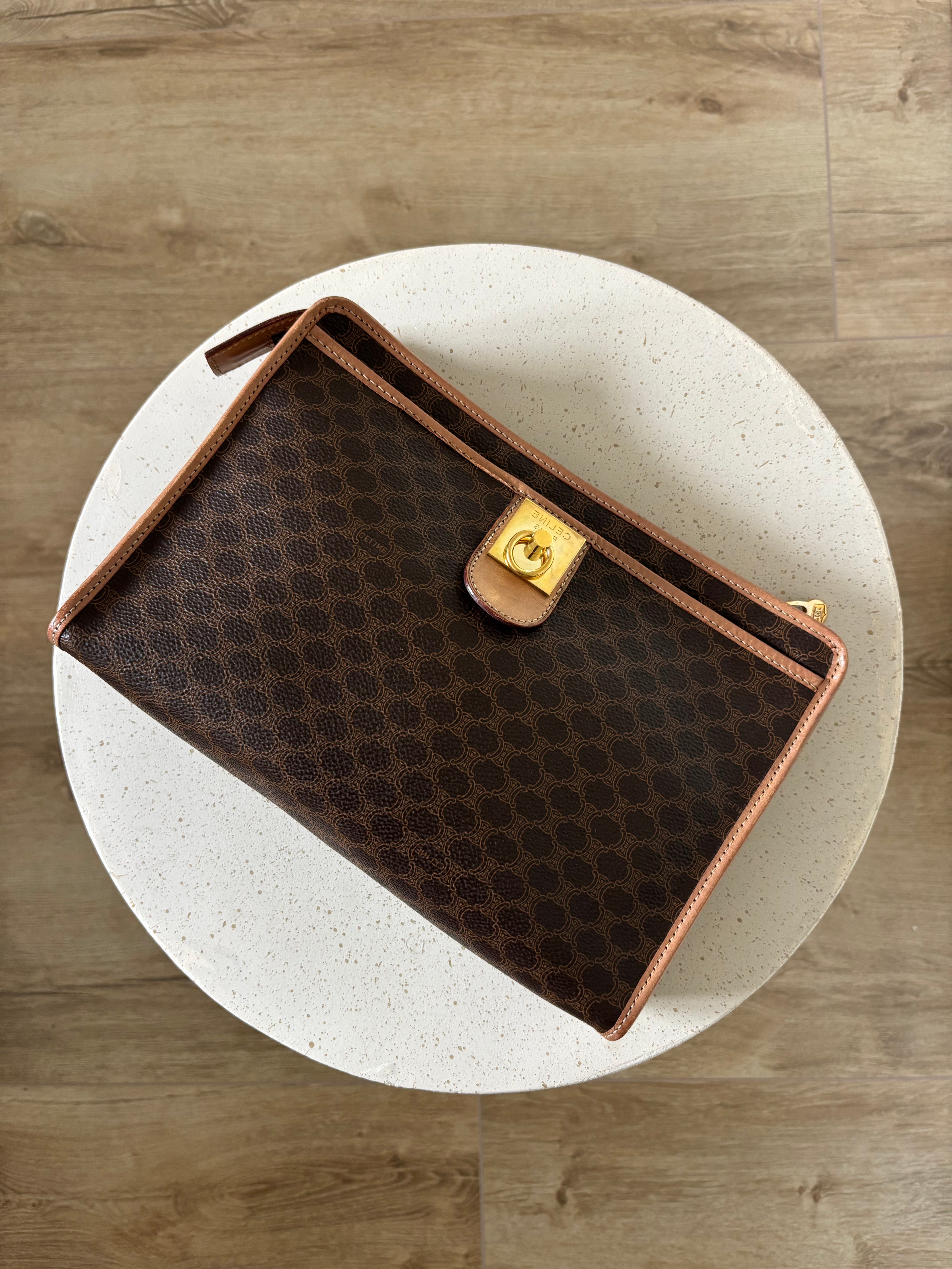 Céline CELINE Macadam Canvas クラッチ　セリーヌ Celine Macadam Canvas Clutch – Laveau Luxury