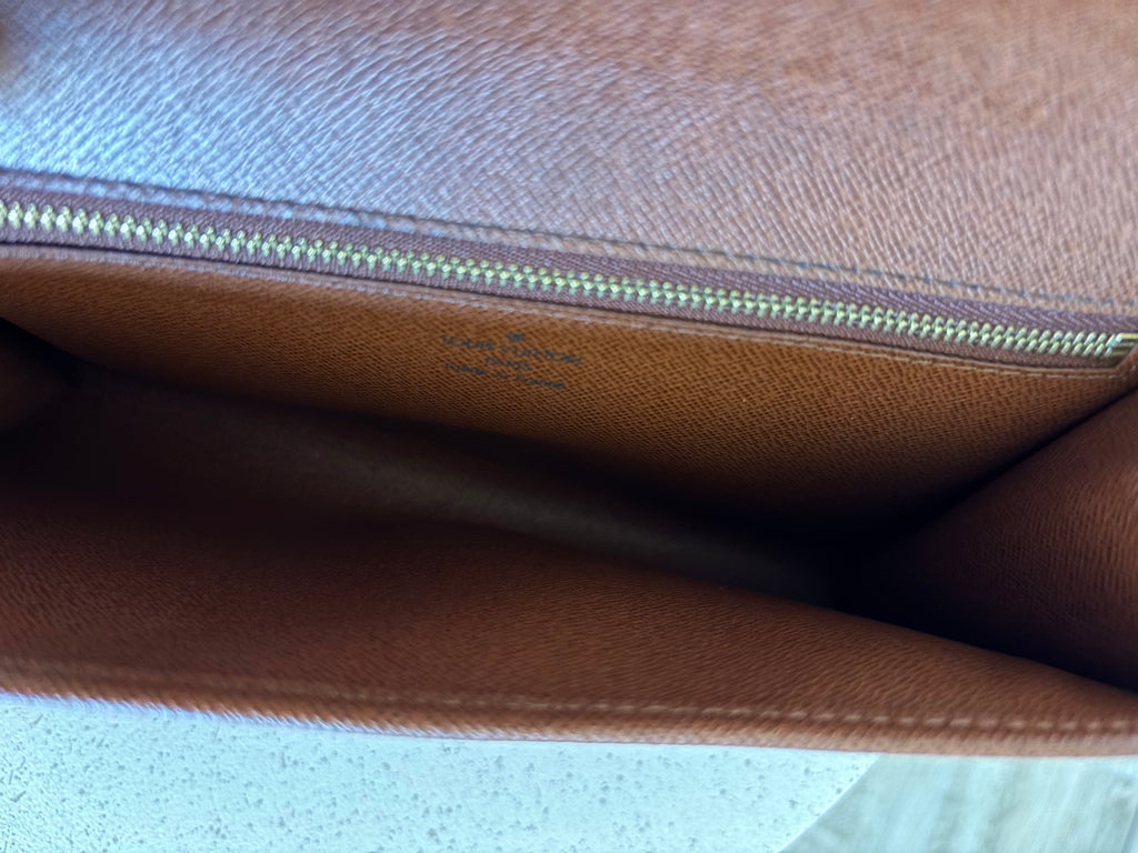 Louis Vuitton Pochette Bordeaux