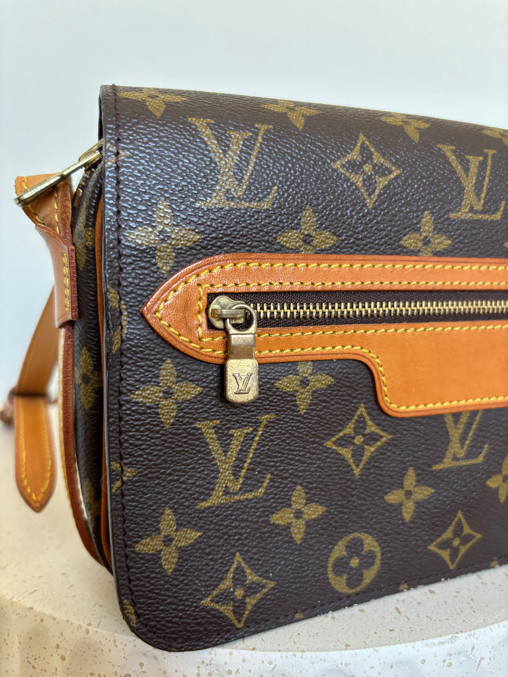 Louis Vuitton Saint Germain 24