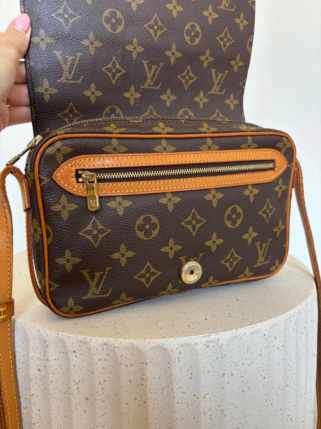 Louis Vuitton Saint Germain 24