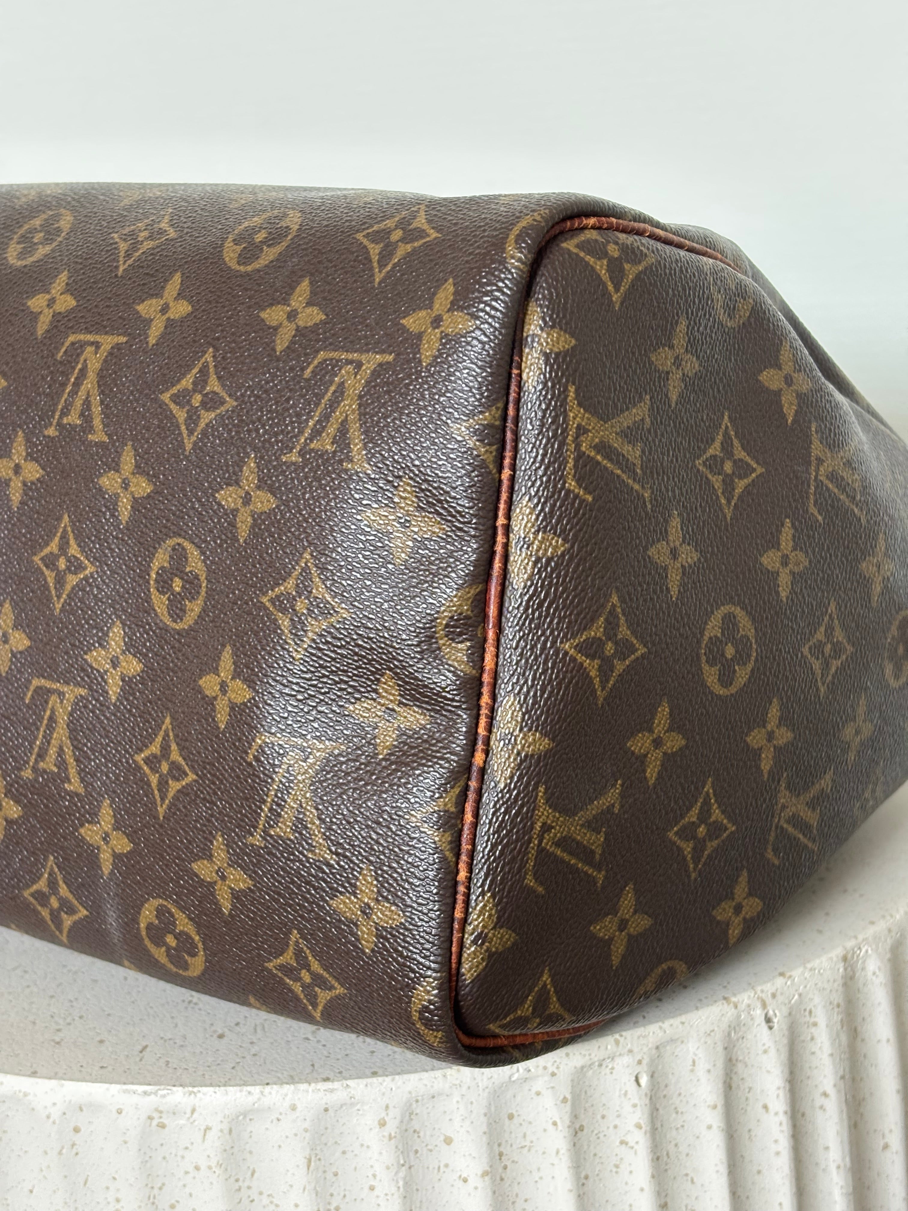 Louis Vuitton Speedy 30