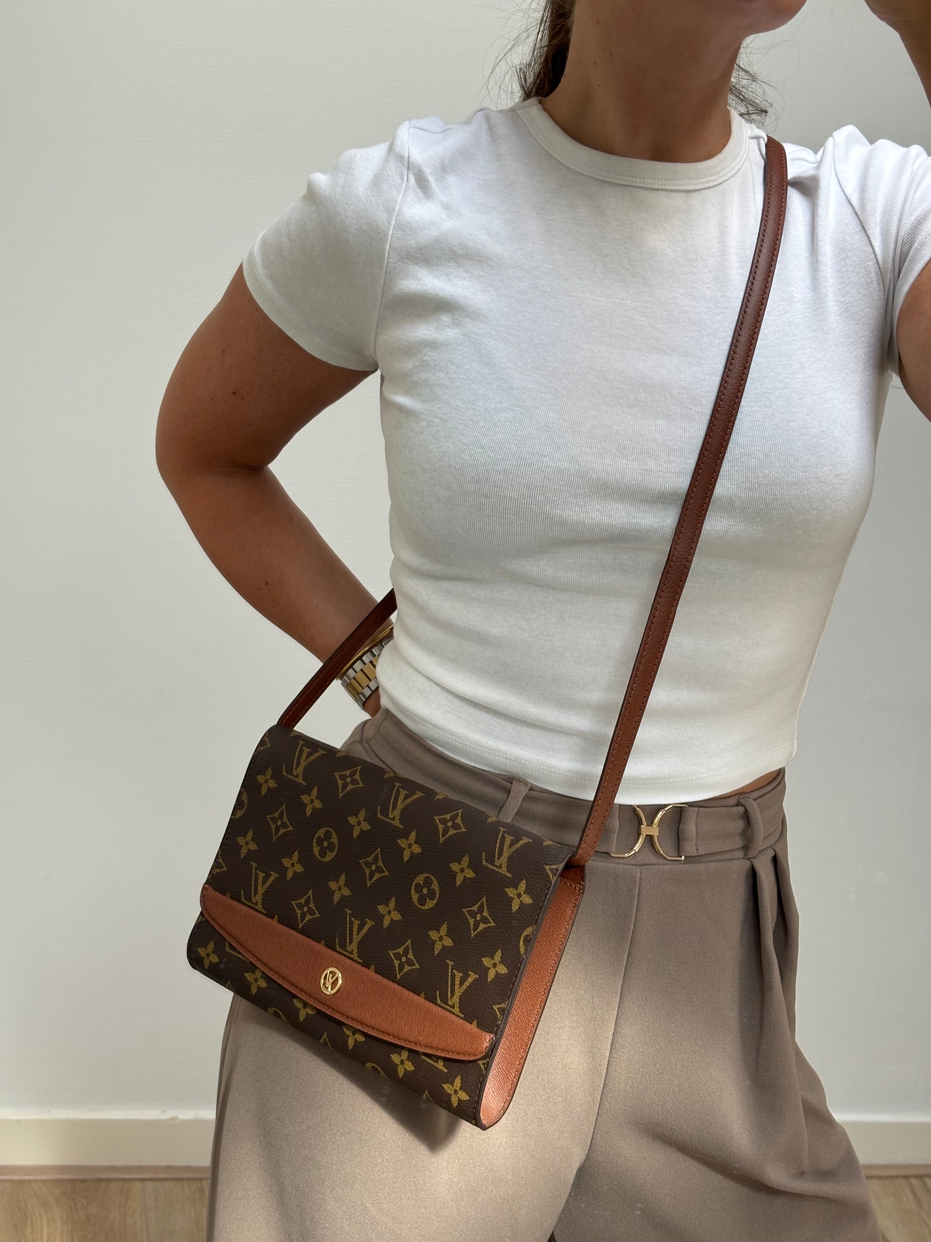 Louis Vuitton Pochette Bordeaux