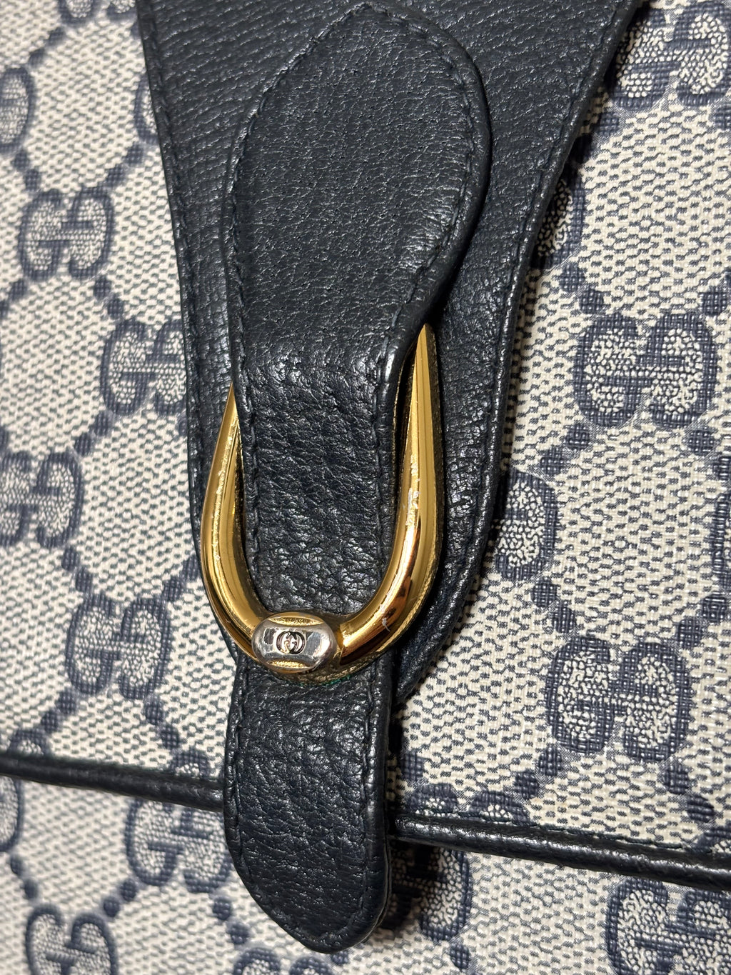 Gucci GG Supreme Crossbody