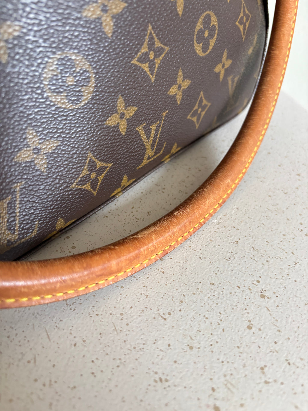Louis Vuitton Looping MM