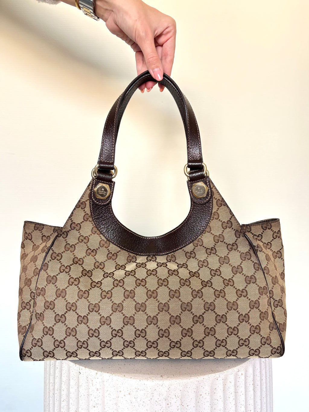 Gucci GG Supreme Charmy Hobo
