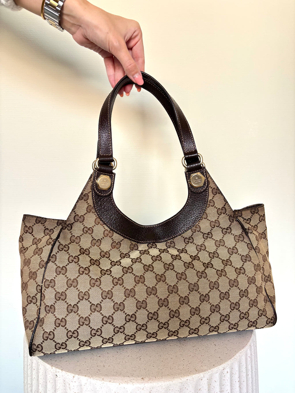 Gucci GG Supreme Charmy Hobo