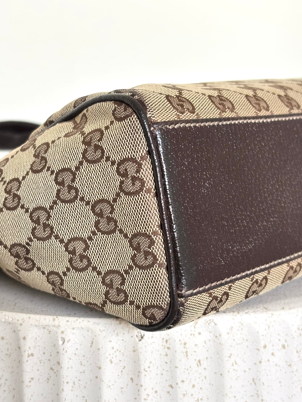 Gucci GG Supreme Charmy Hobo