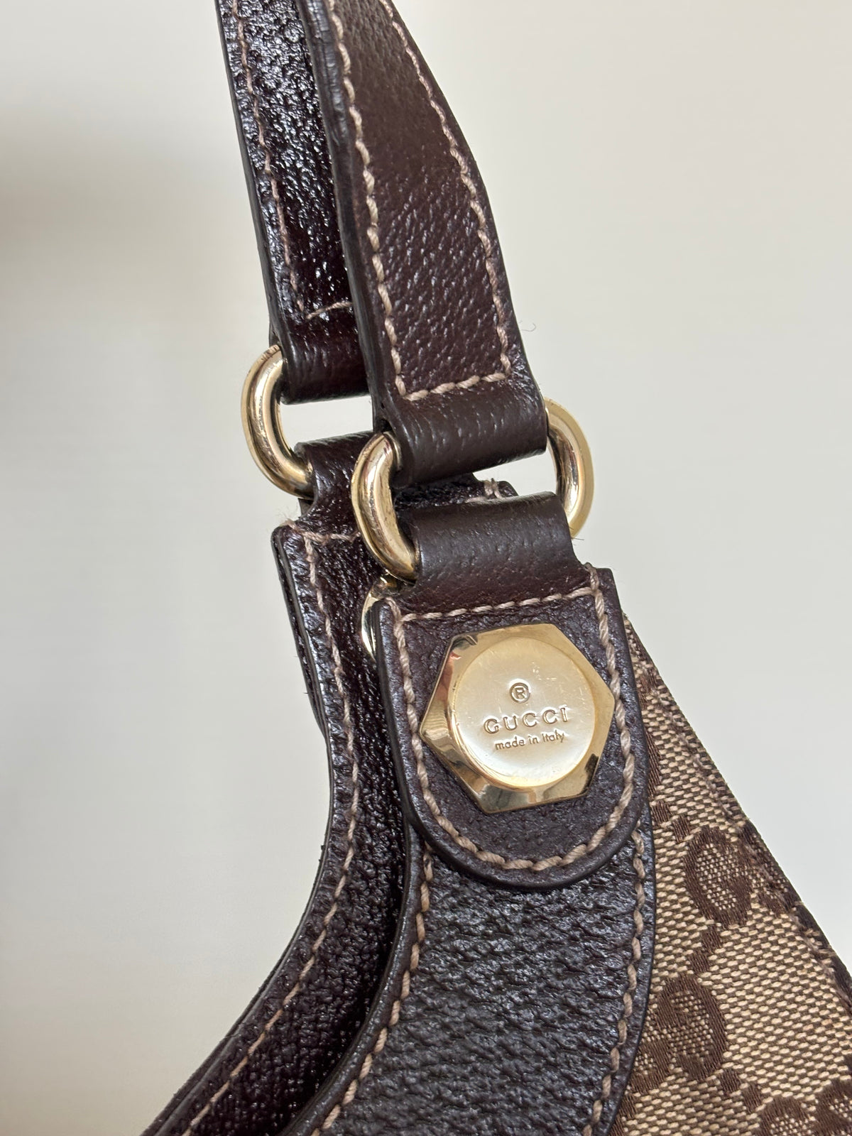Gucci GG Supreme Charmy Hobo
