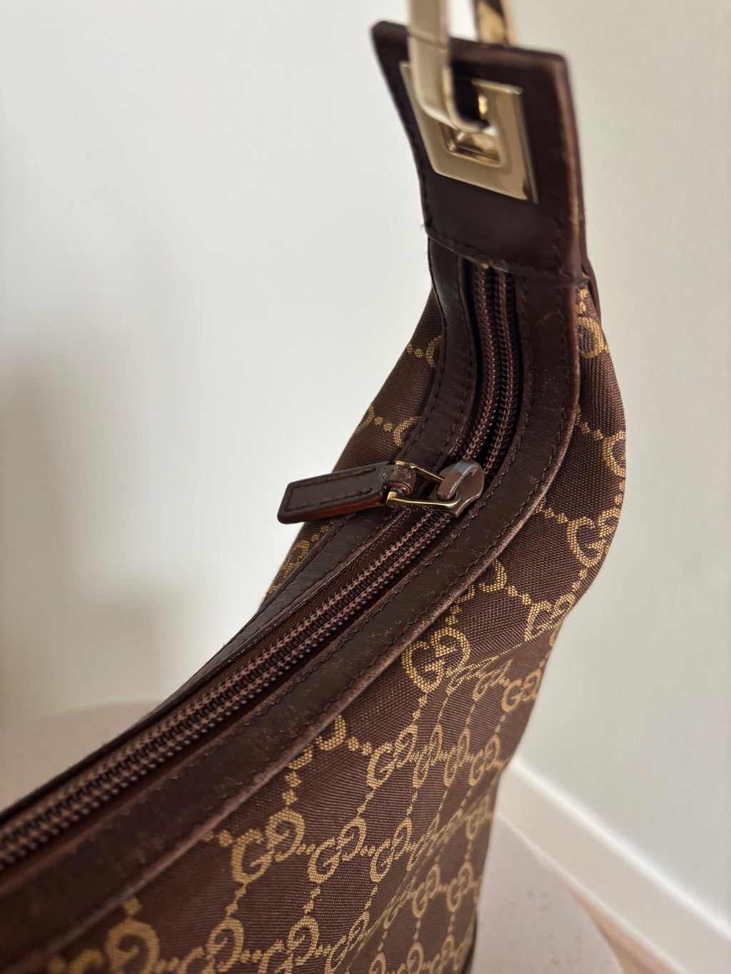 Gucci GG Supreme Hobo Bag