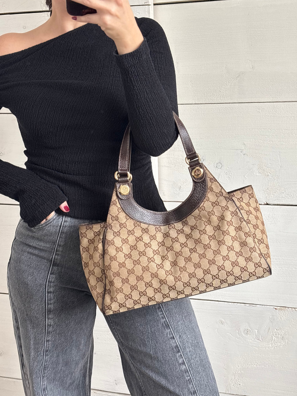 Gucci GG Supreme Charmy Hobo