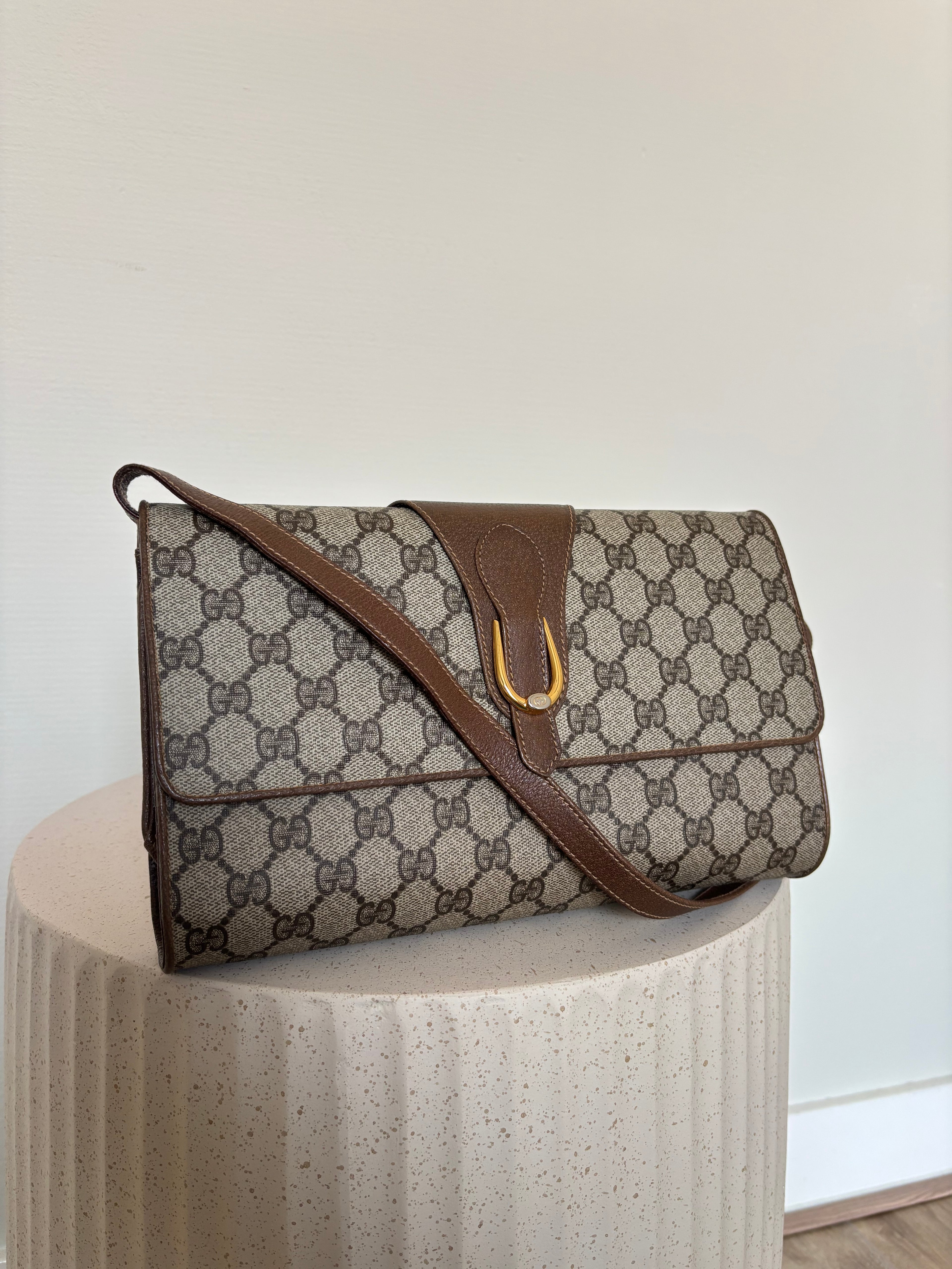 Vintage Gucci GG Supreme Crossbody