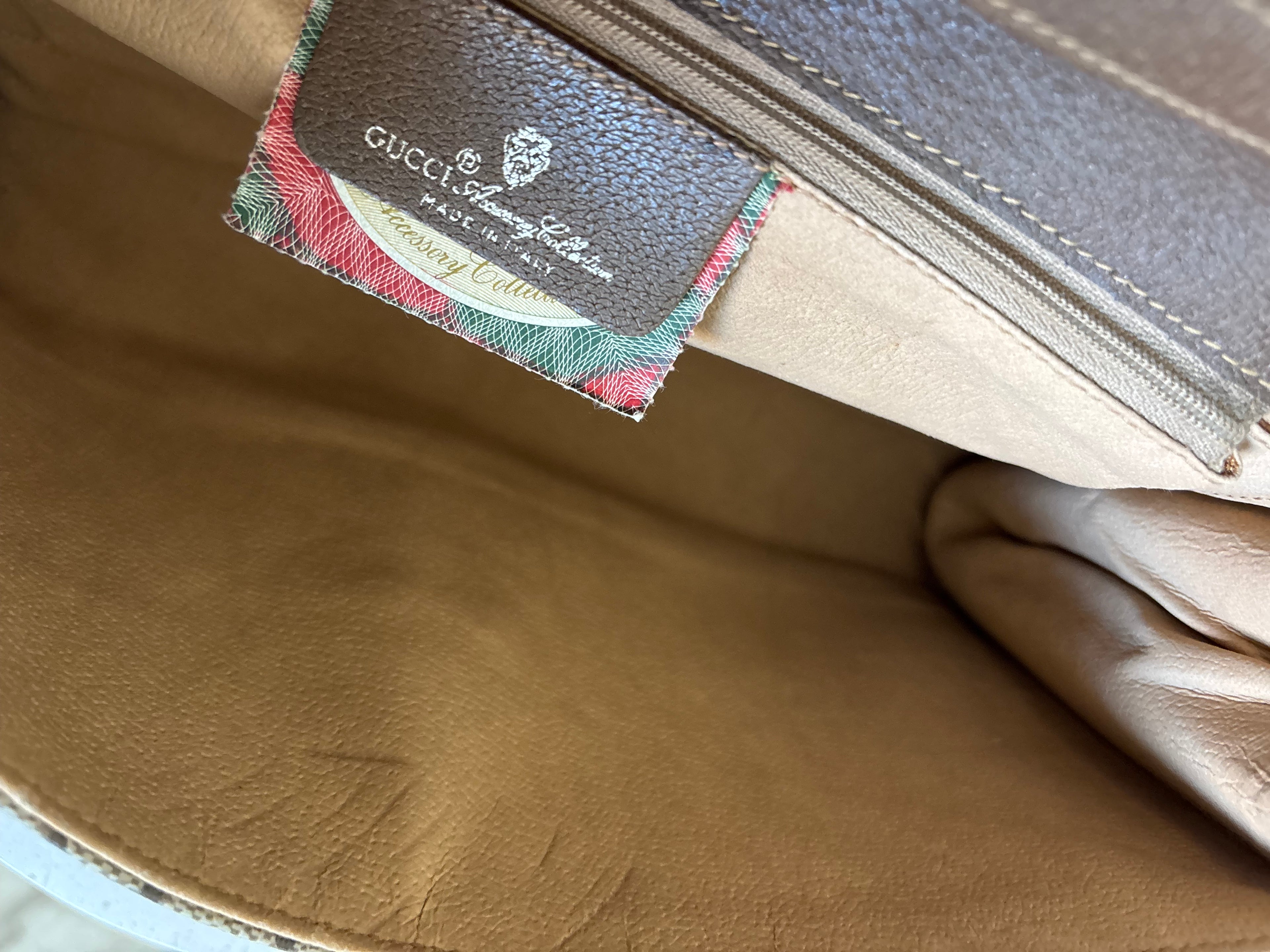 Vintage Gucci GG Supreme Crossbody