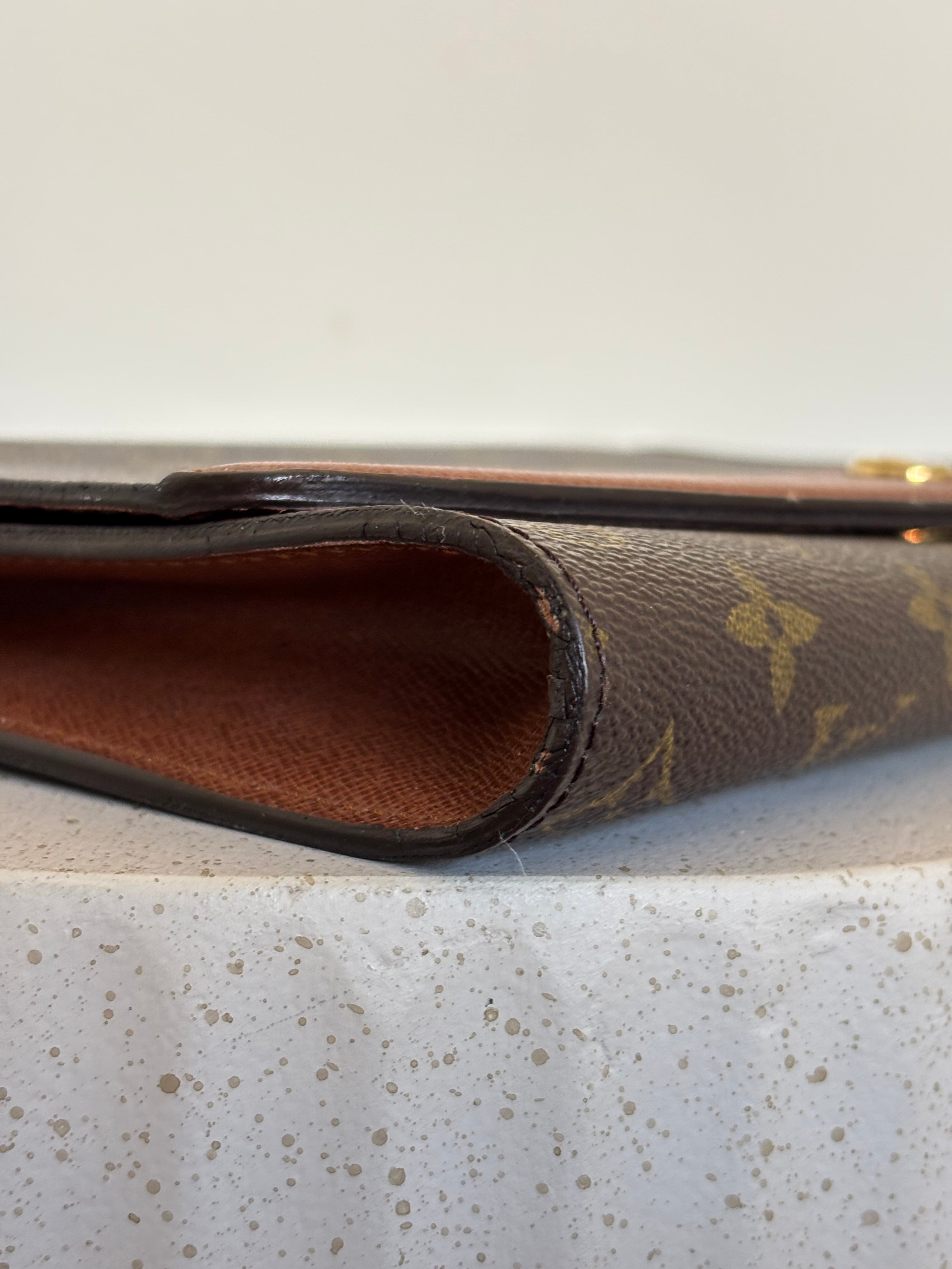 Louis Vuitton Pochette Bordeaux