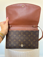 Louis Vuitton Pochette Bordeaux