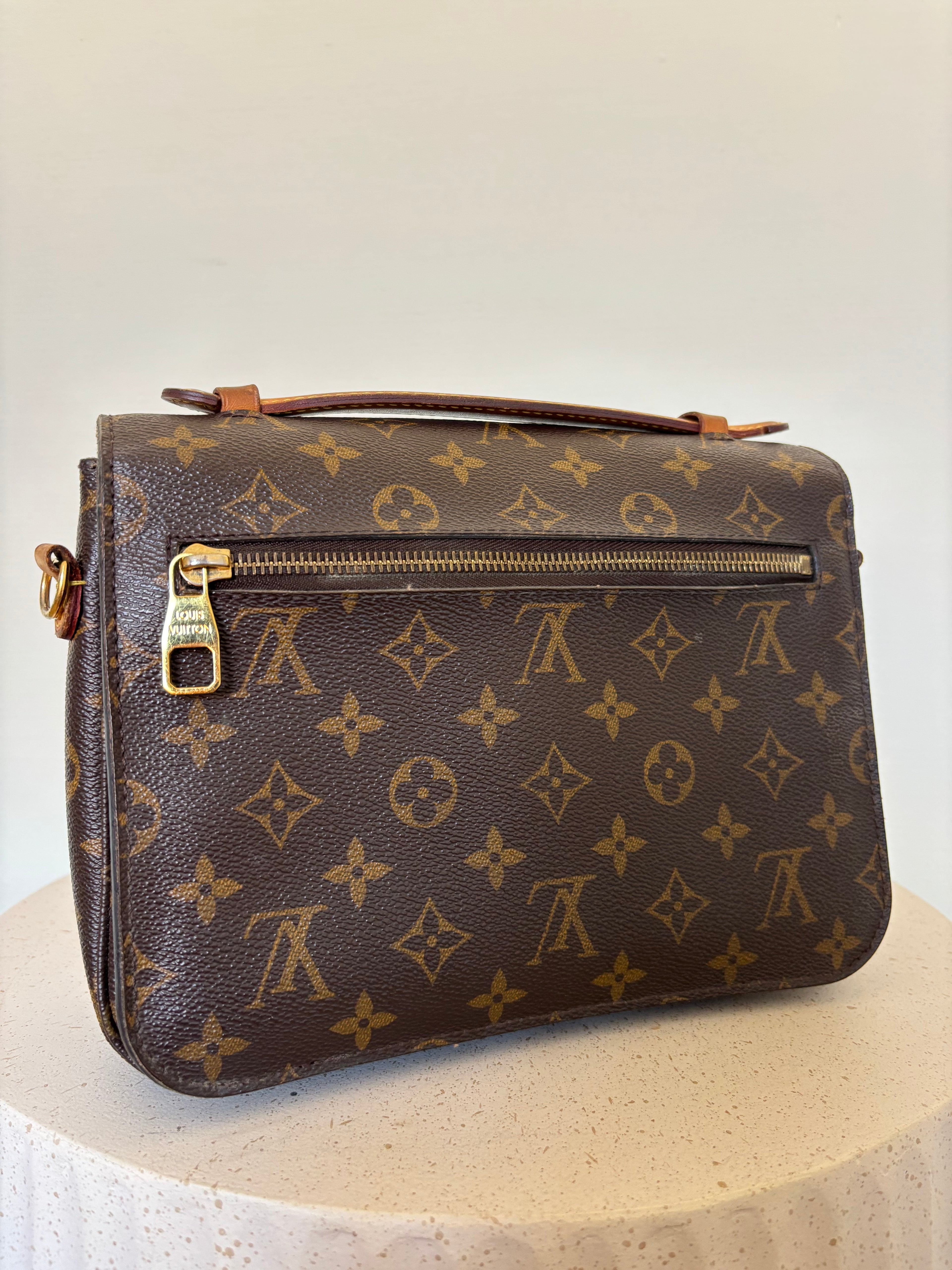 Louis Vuitton Pochette Metis