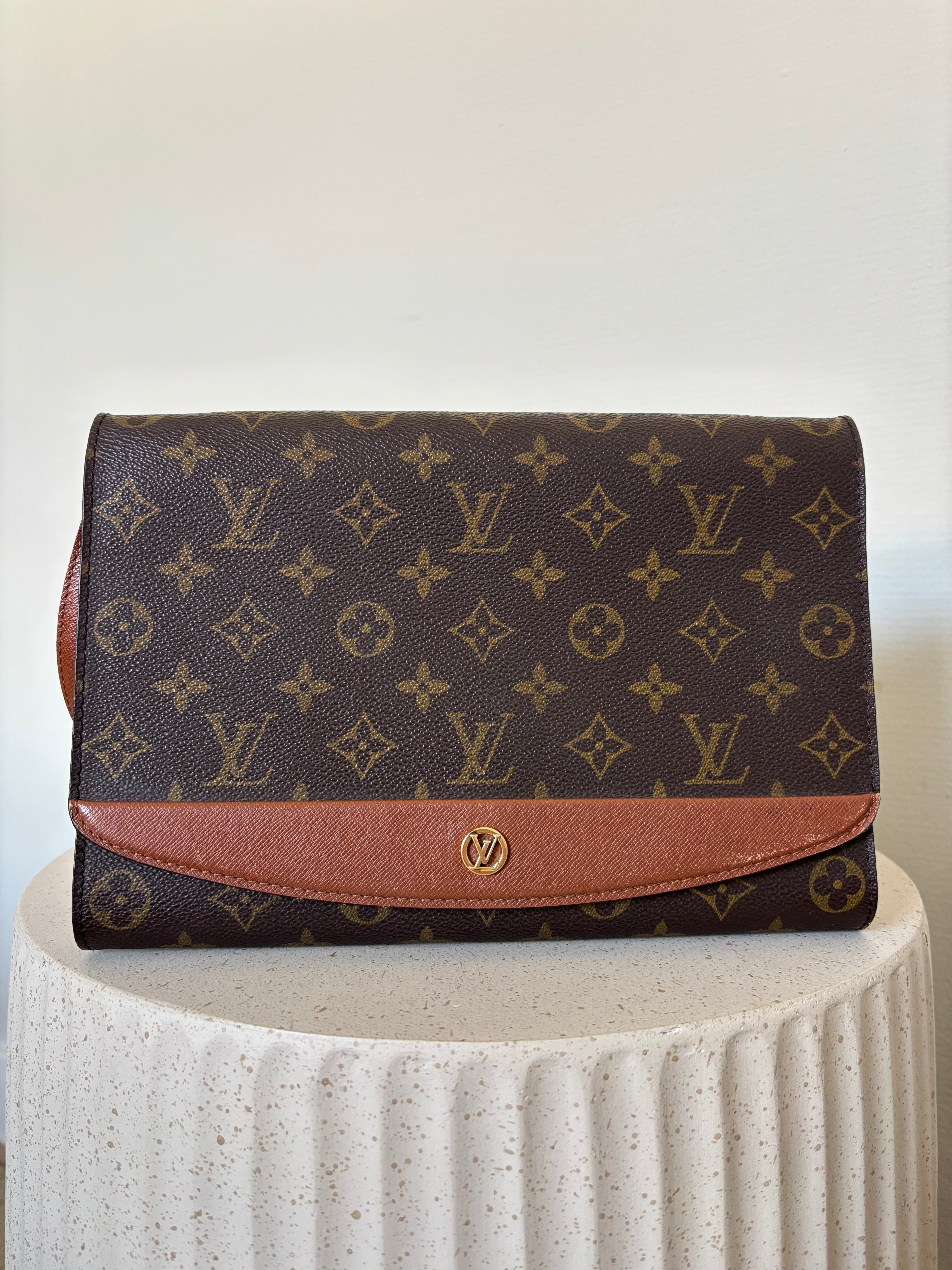 Louis Vuitton Pochette Bordeaux